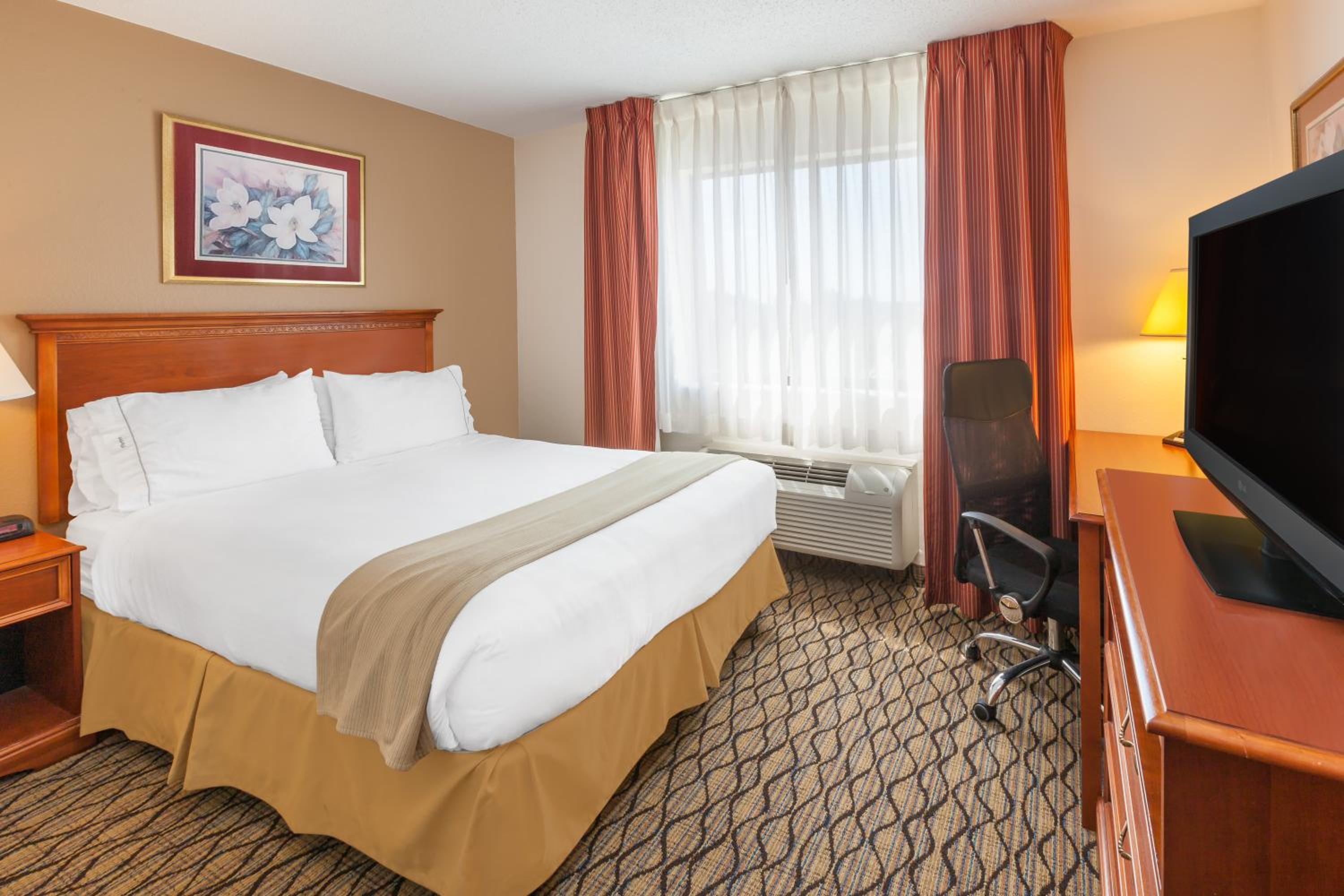 King Room - Non-Smoking - Photo 1