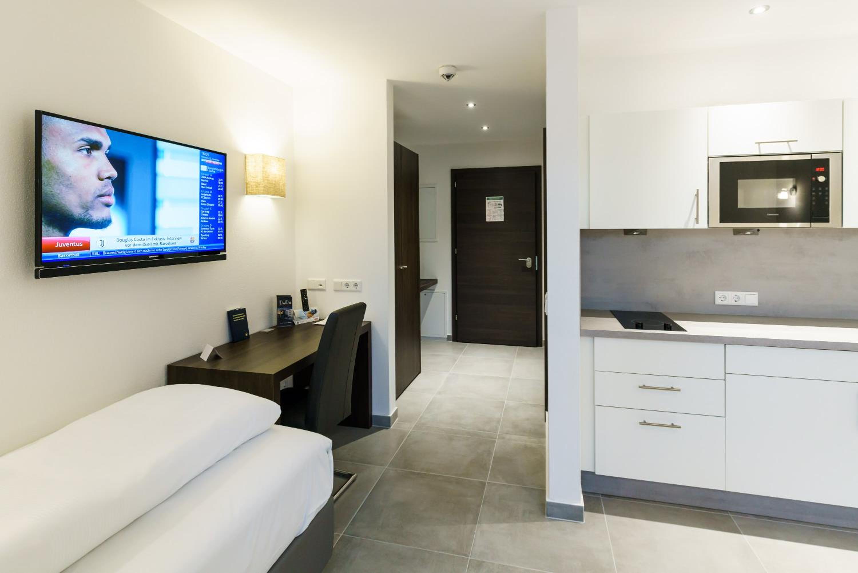 Studio Apartment photo 3