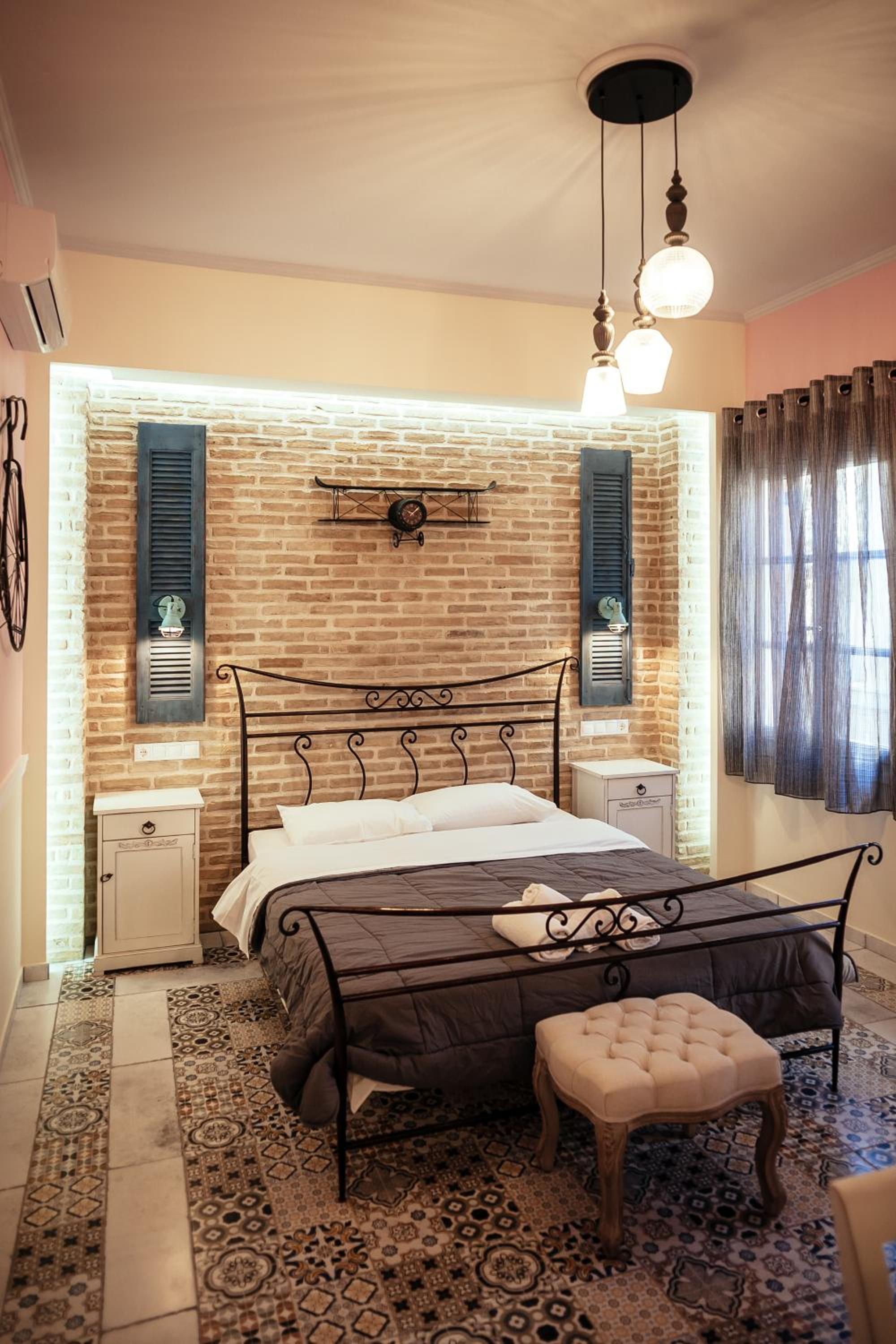 Standard Double Room with City View- Building B - Photo 29