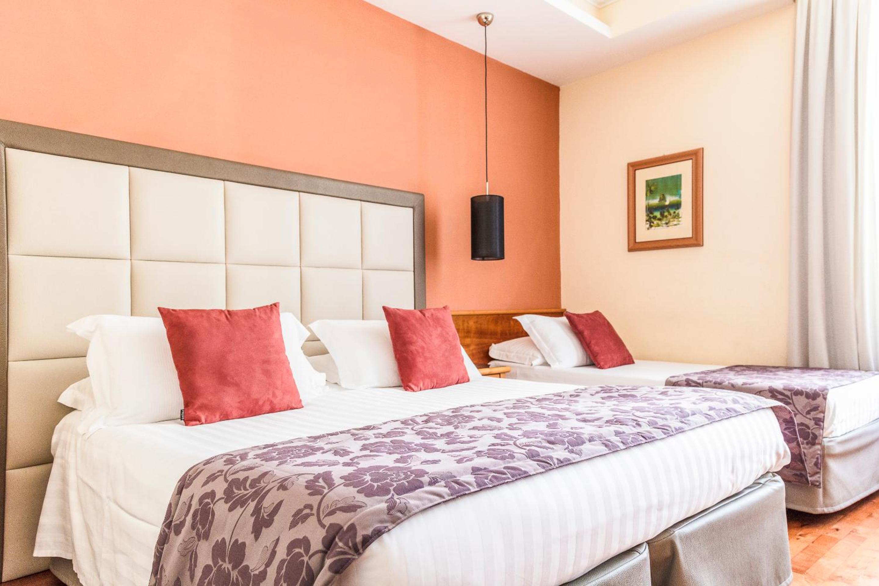 Deluxe Room with Balcony photo 1