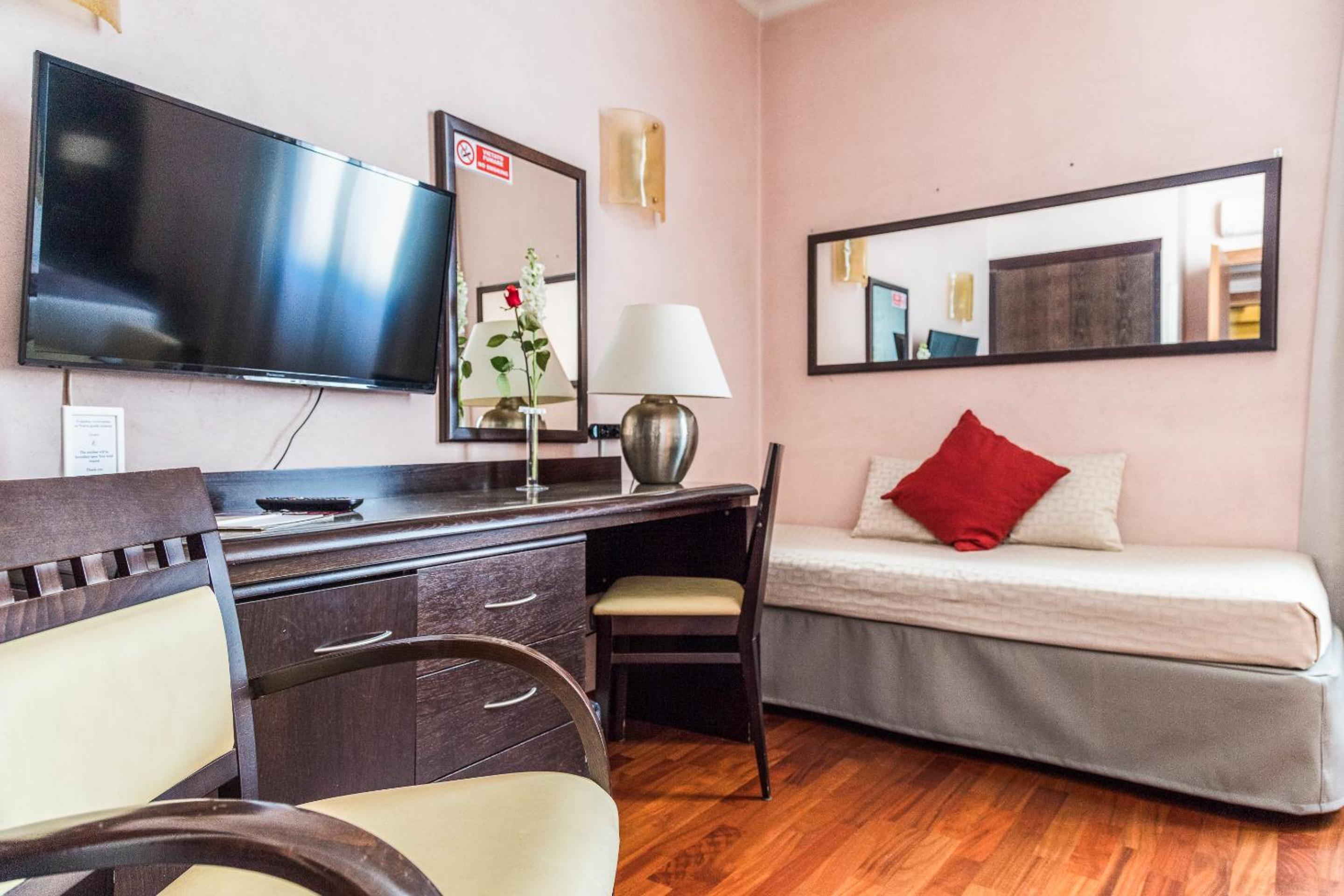 Quadruple Room with View photo 3