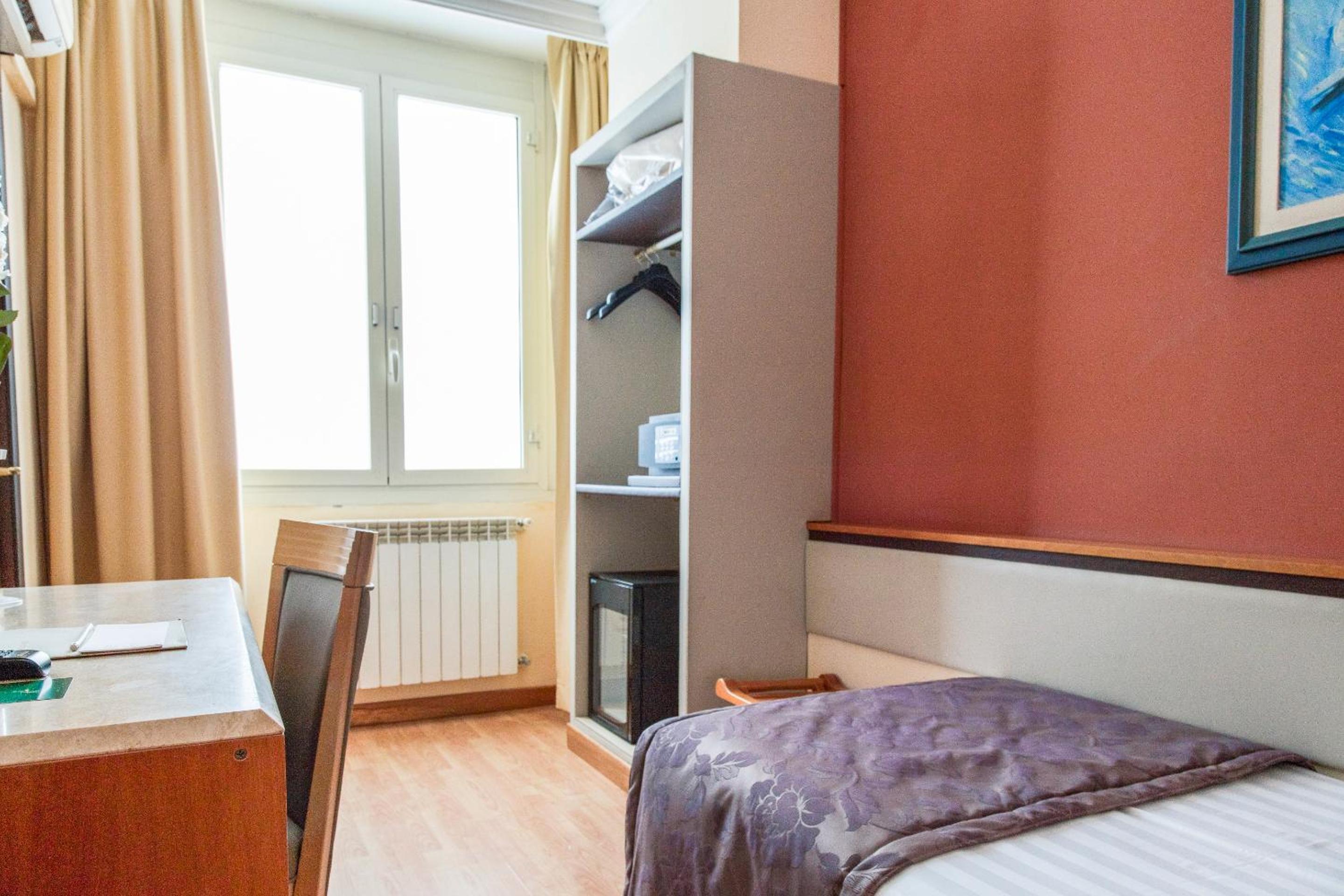 Single Room photo 3