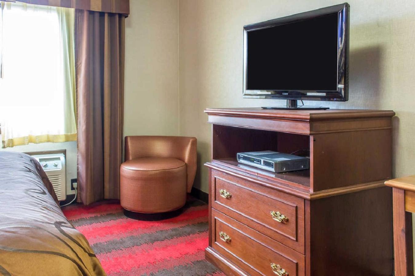 King Room - Non-Smoking - Photo 1