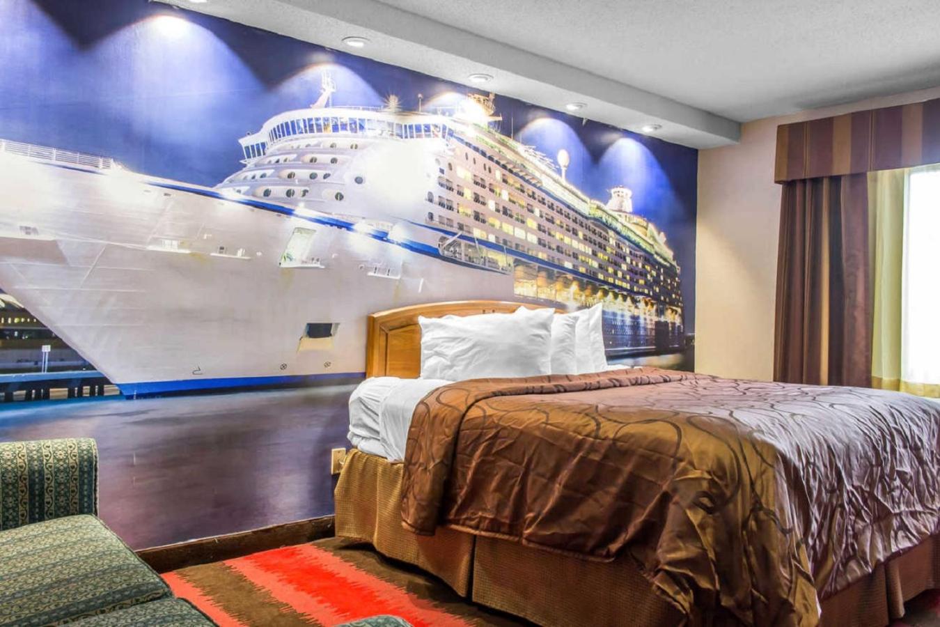 King Room - Non-Smoking - Photo 4