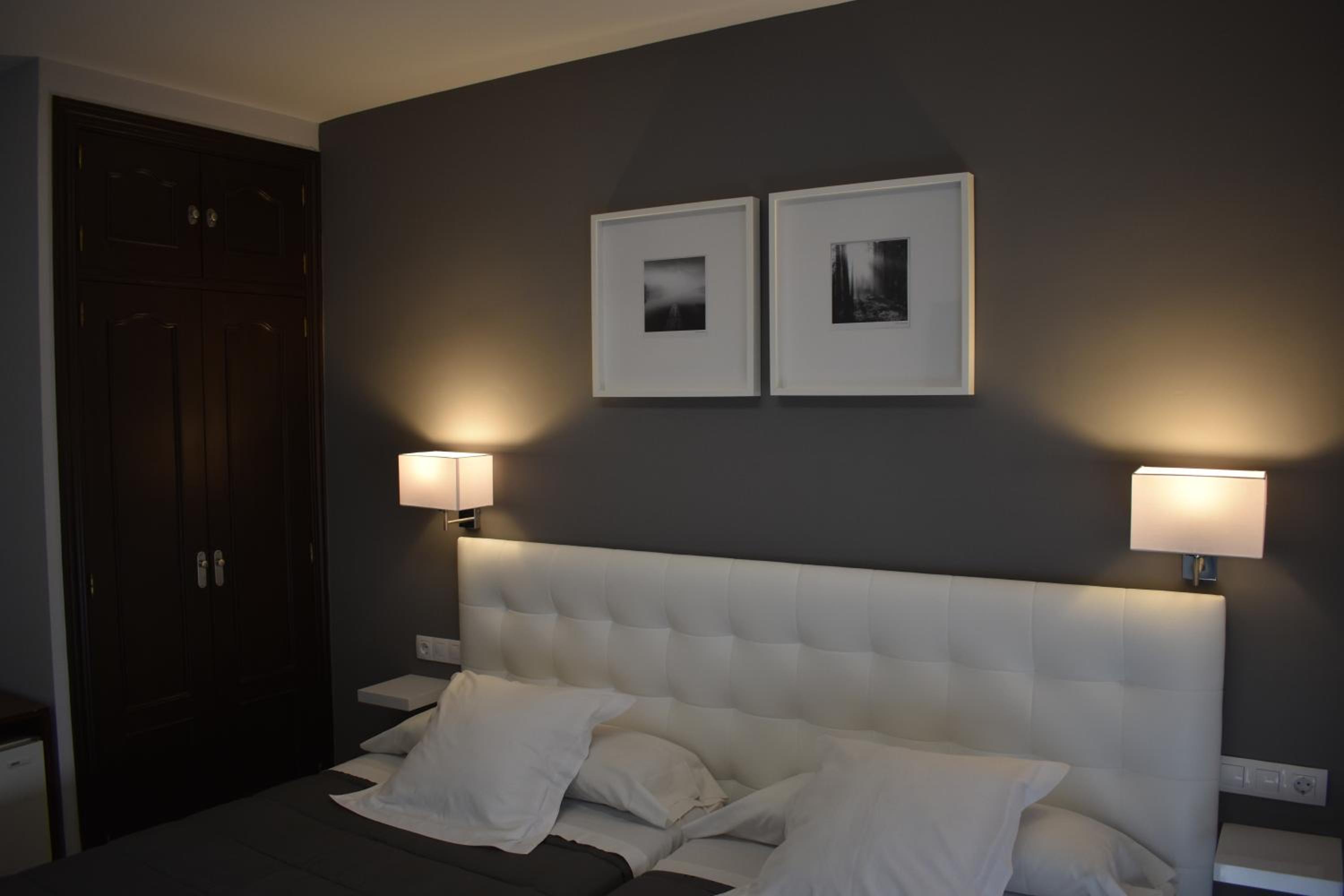 Double Room - Photo 10