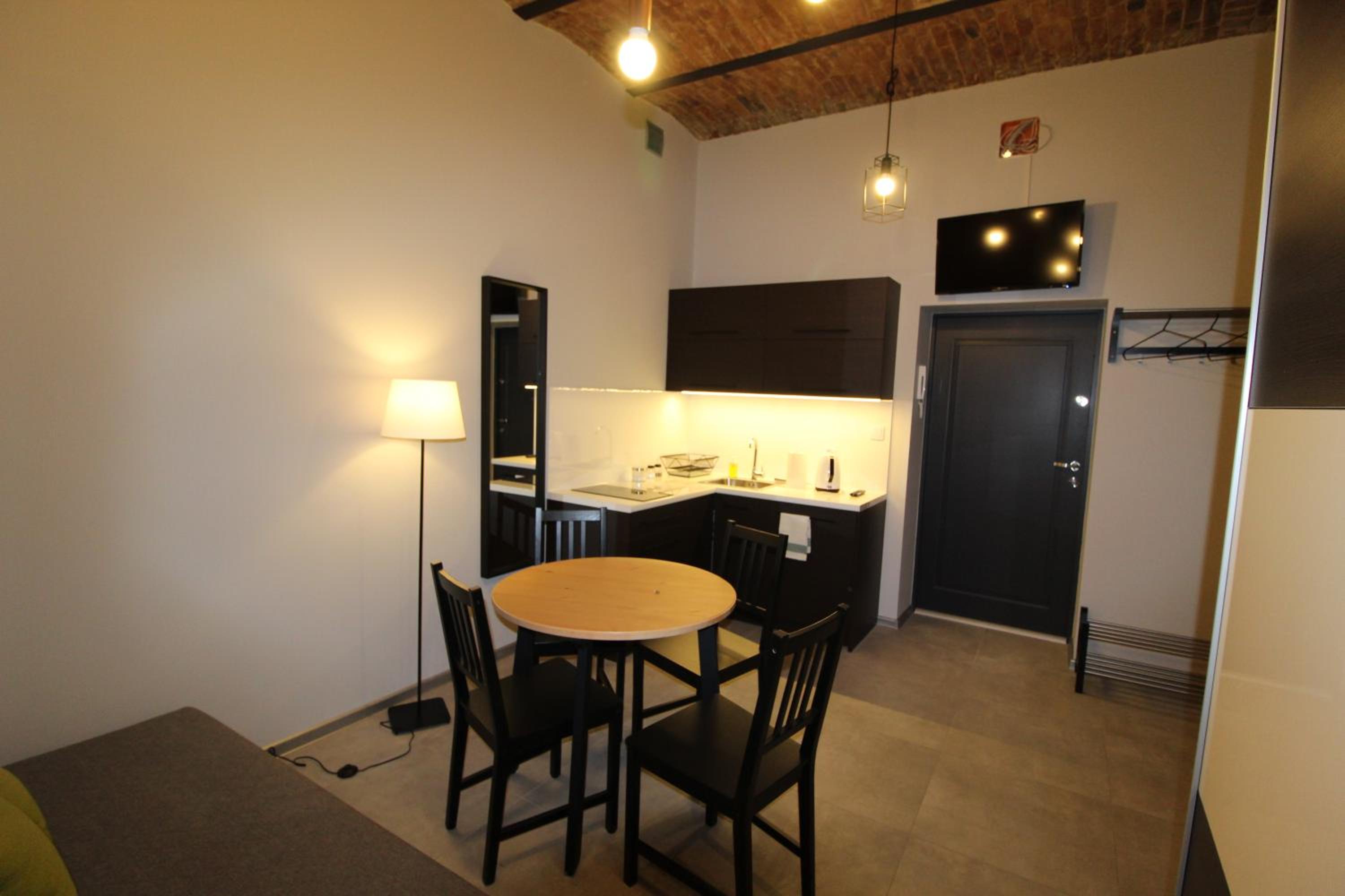 One-Bedroom Apartment - Photo 7