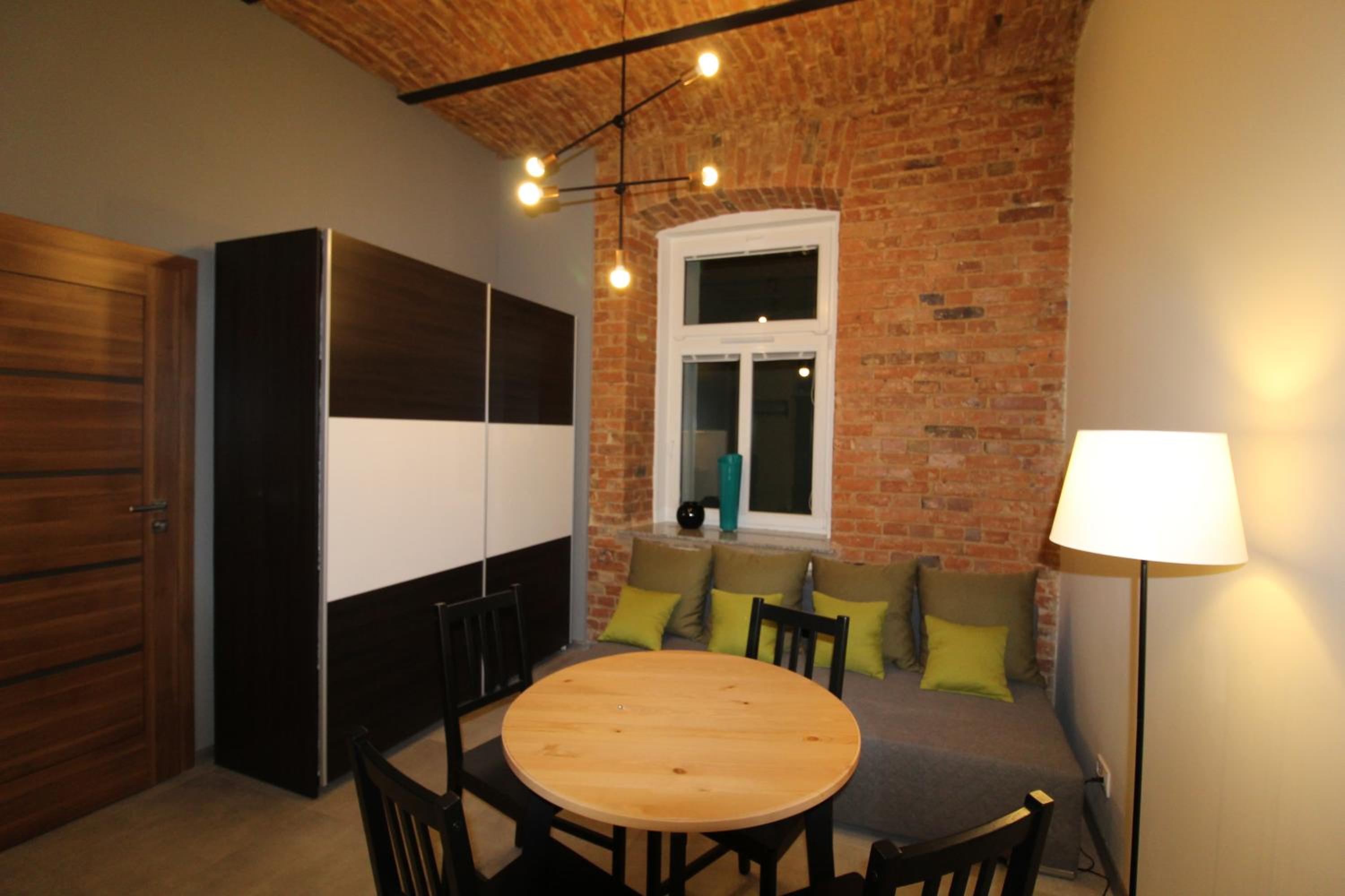 One-Bedroom Apartment - Photo 6