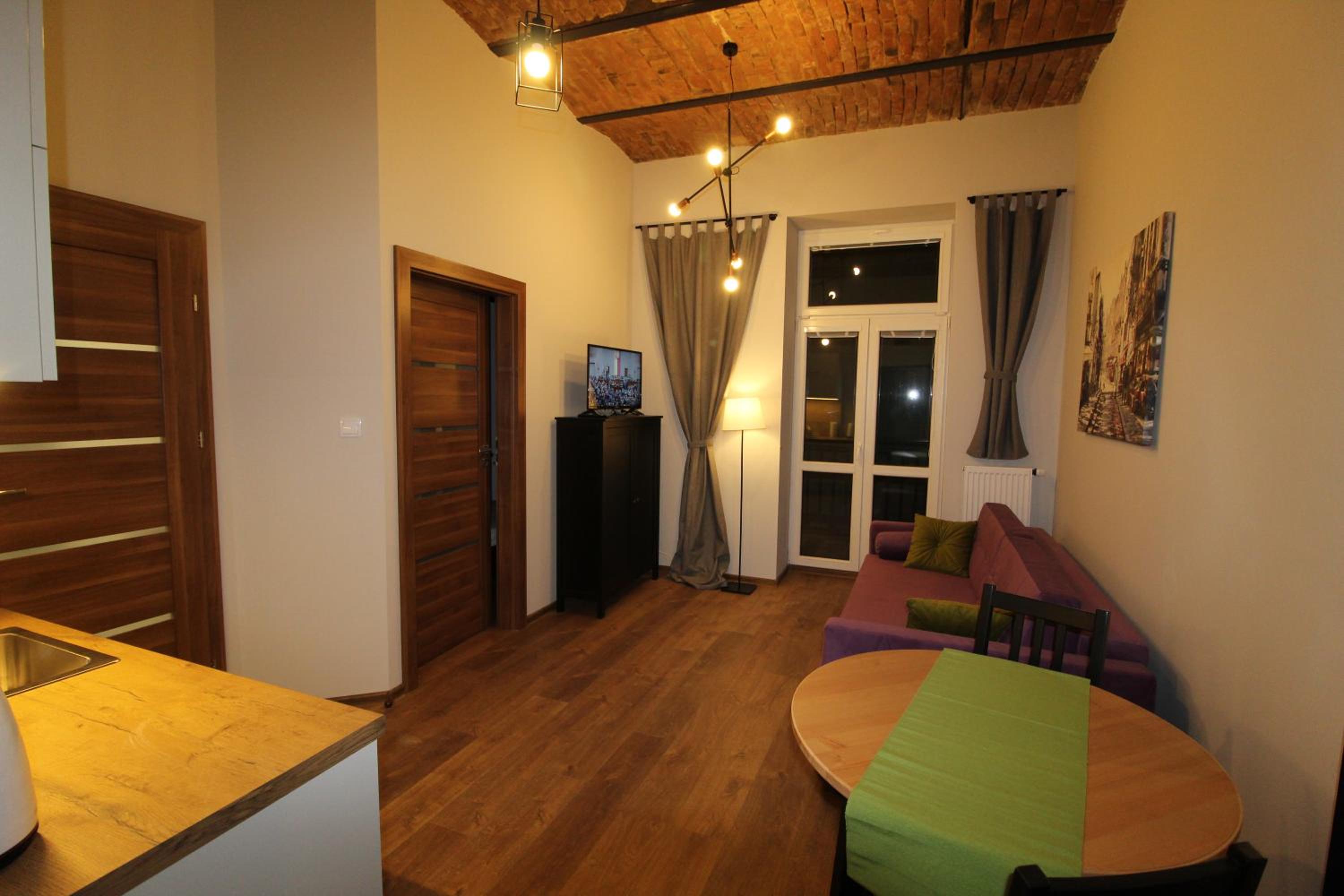 One-Bedroom Apartment - Photo 11