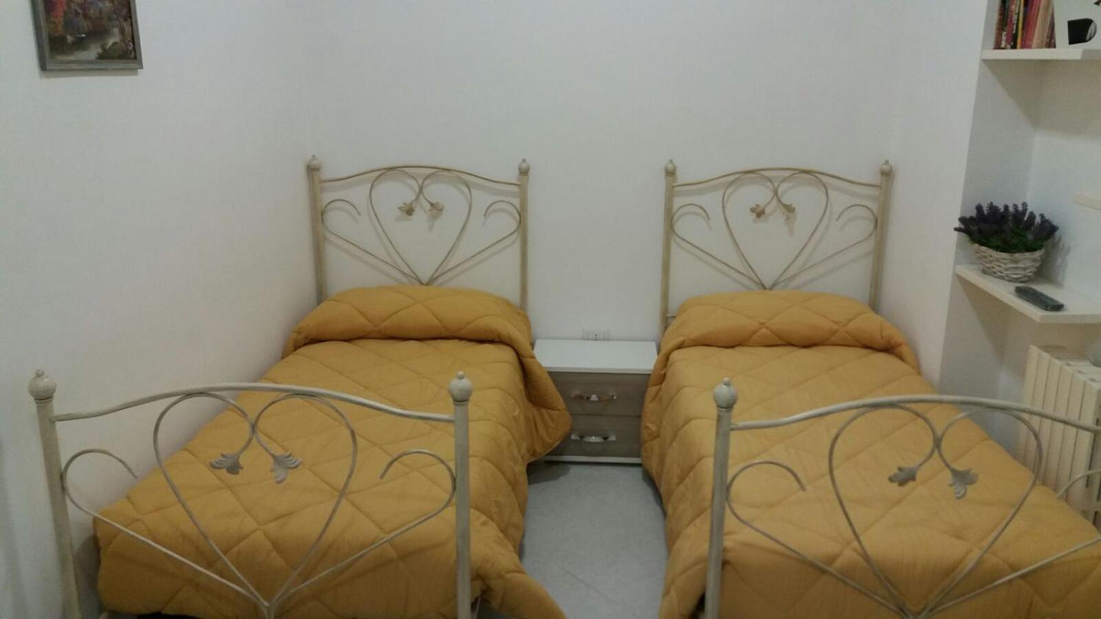 Twin Room with Private External Bathroom photo 3