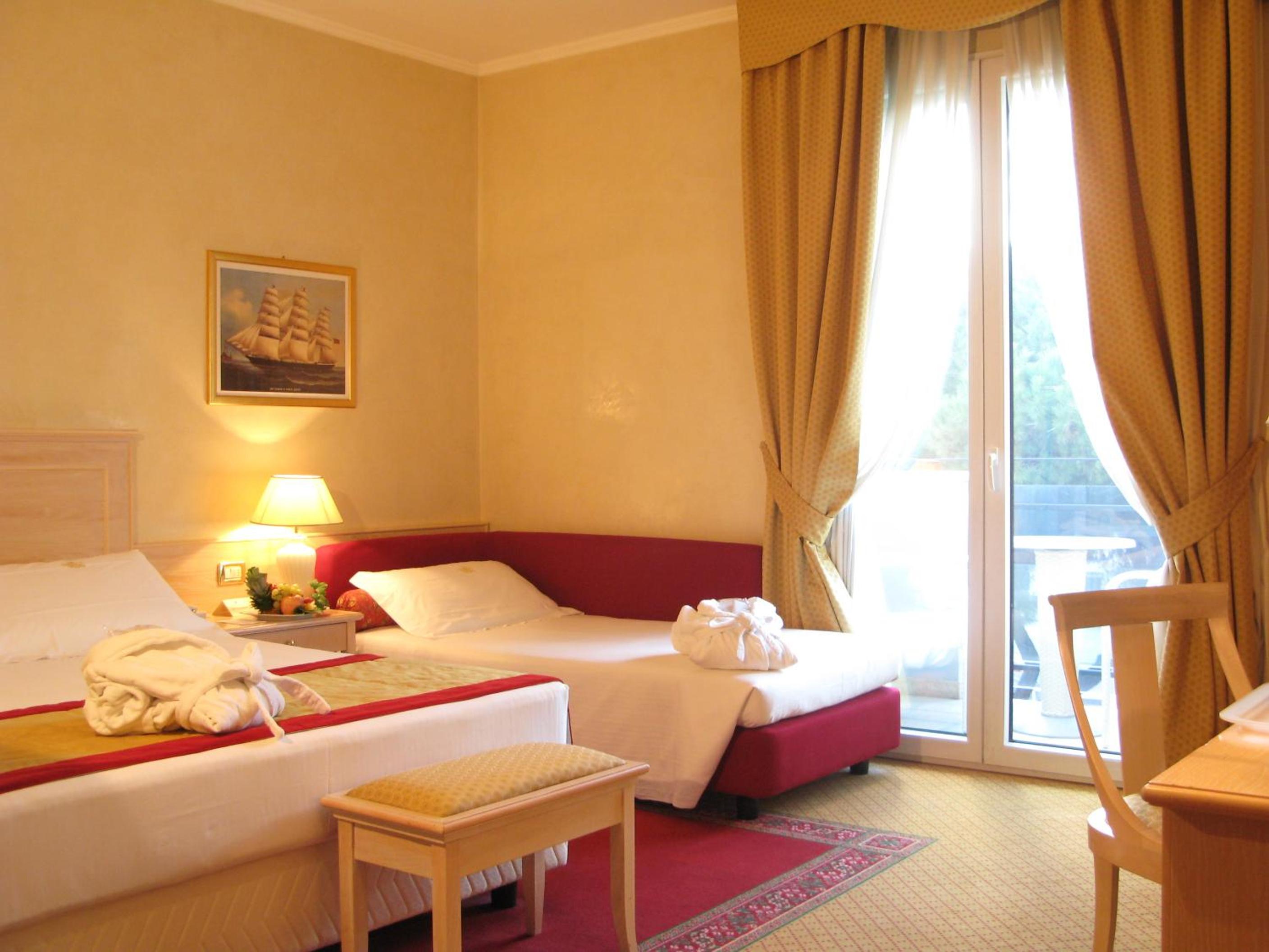 Comfort Triple Room