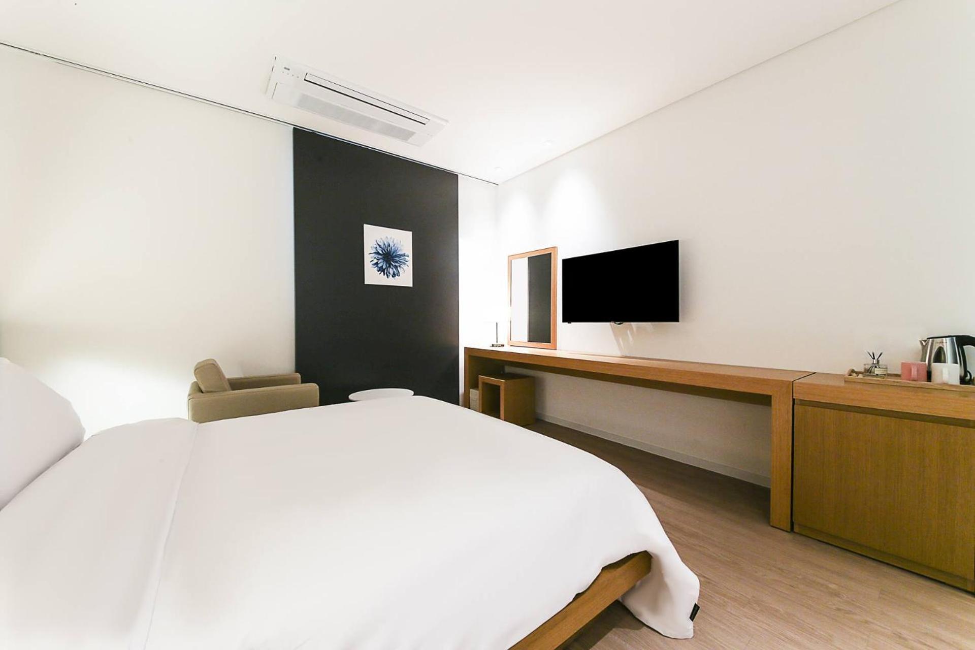 Standard Double Room photo 2