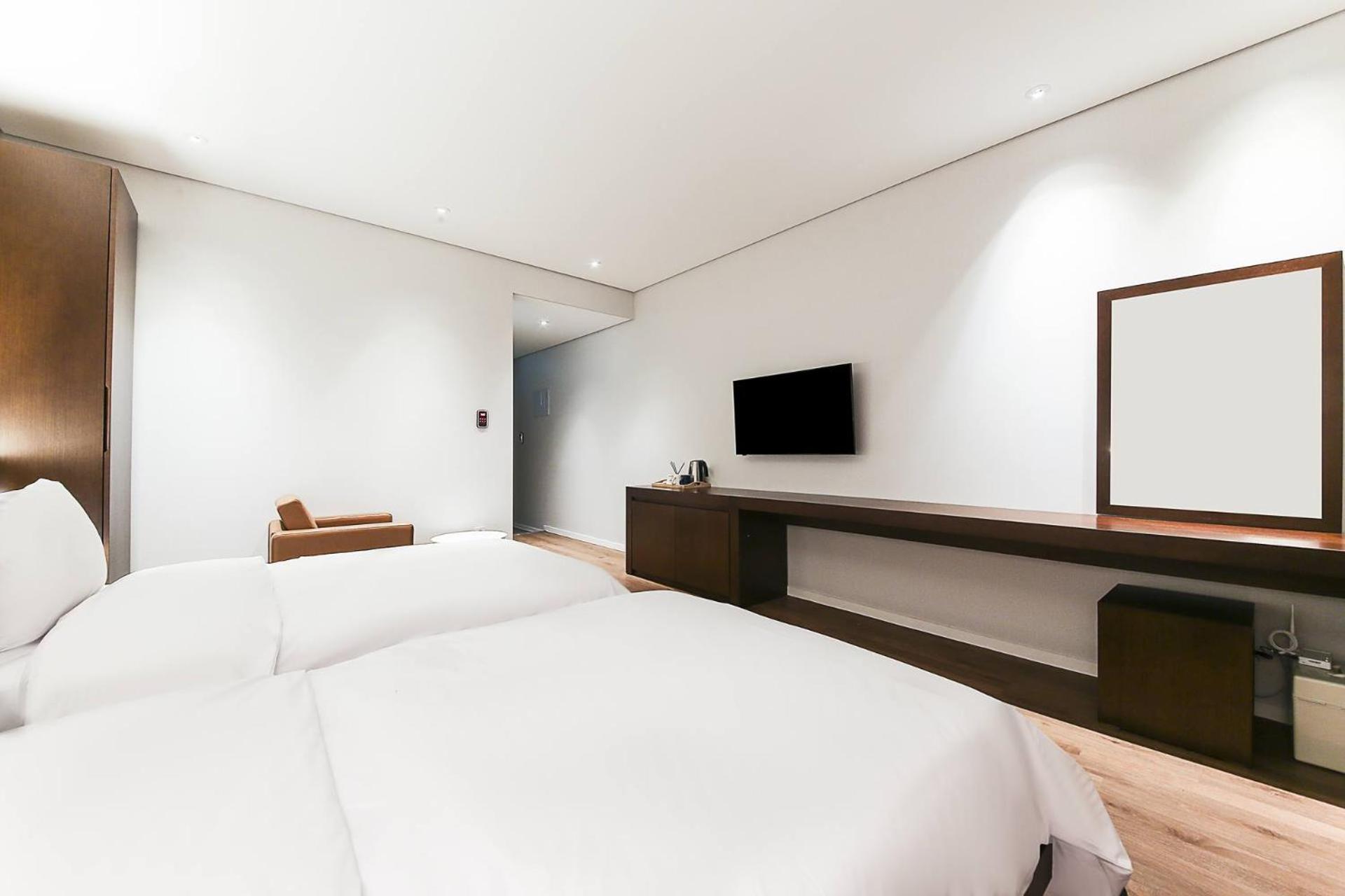 Deluxe Twin Room photo 3