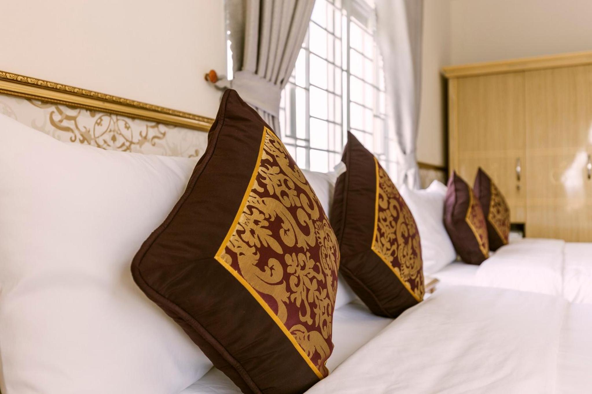 Deluxe Room - Photo 5