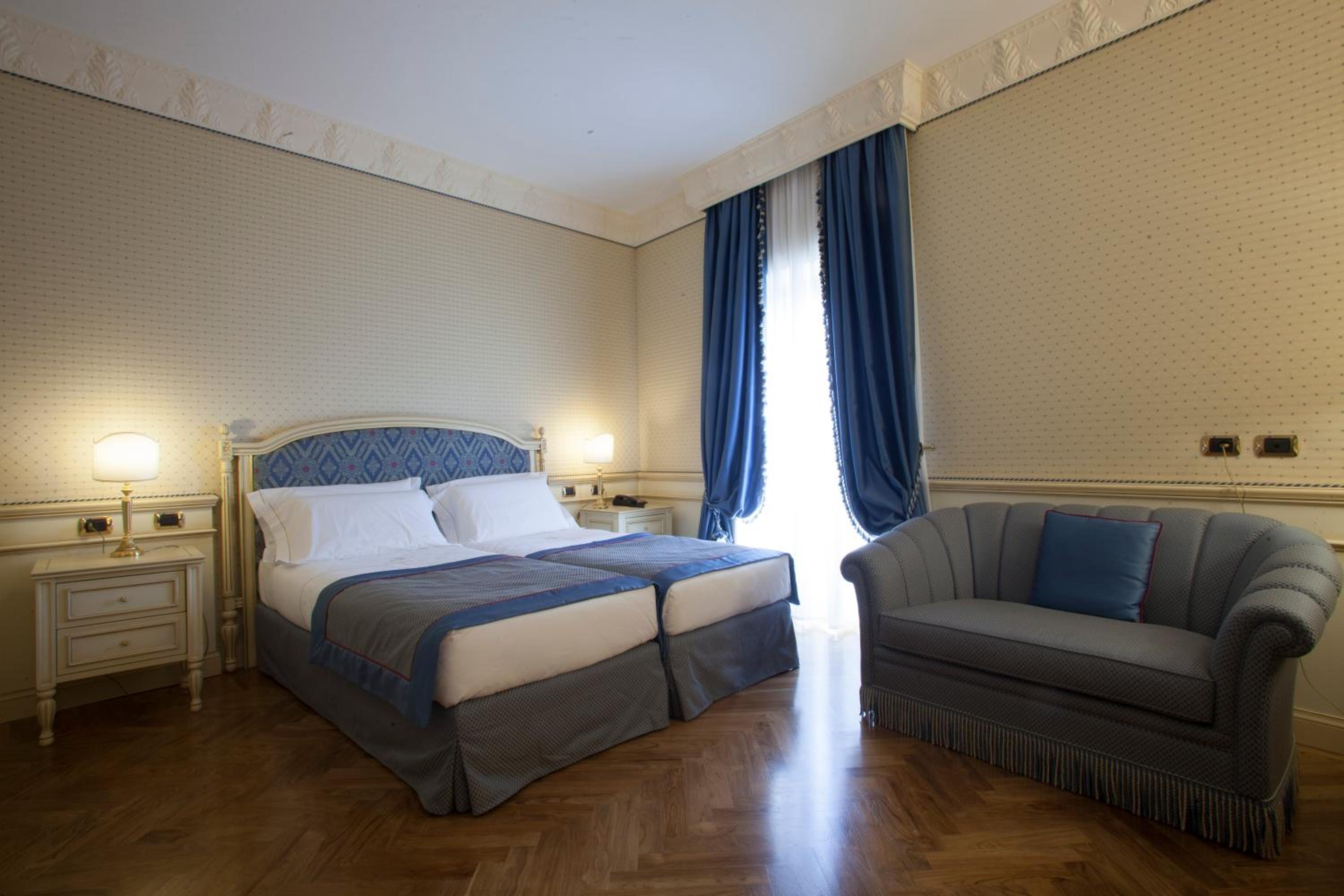 Deluxe Double or Twin Room photo 1