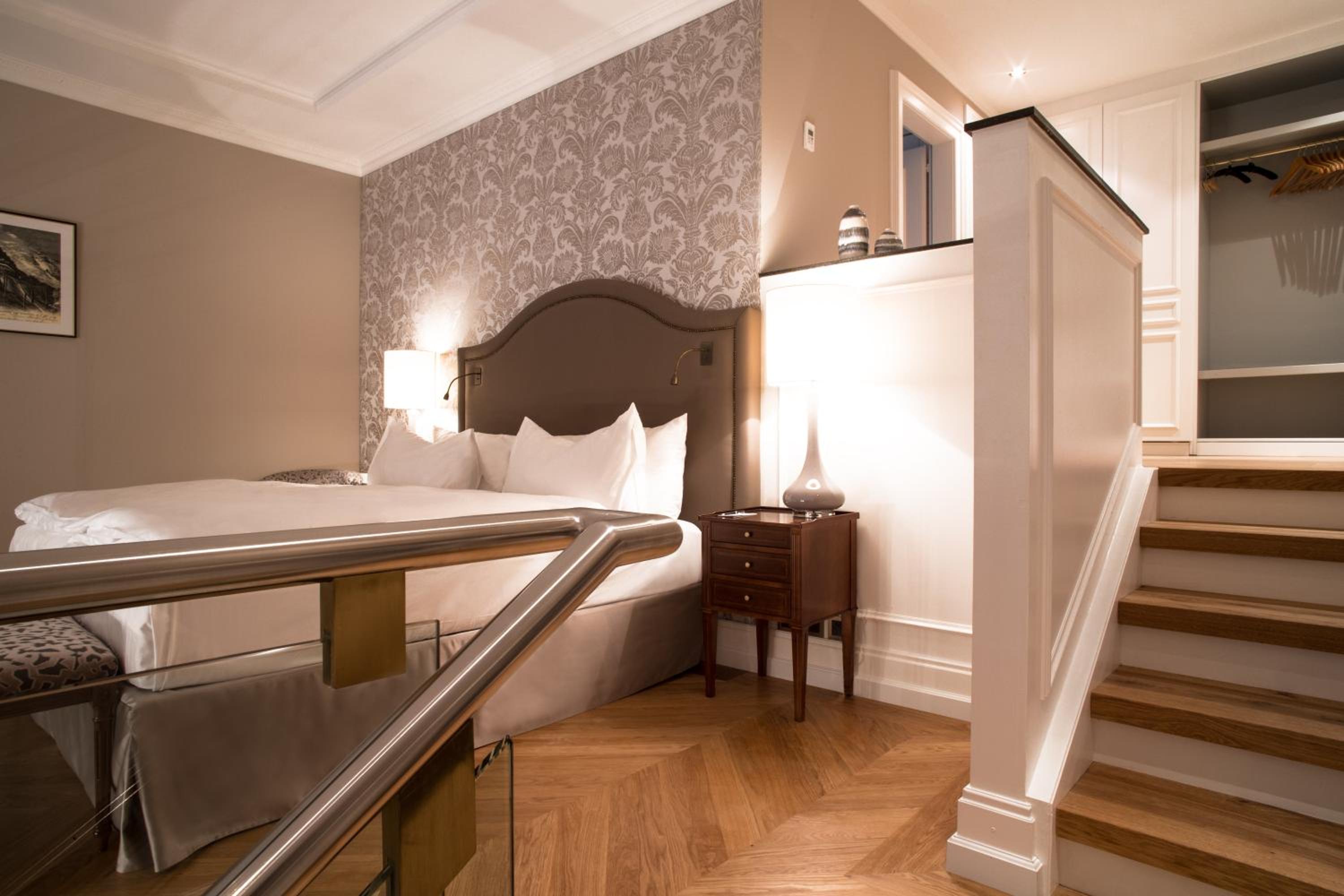 Deluxe Duplex Suite - Photo 1