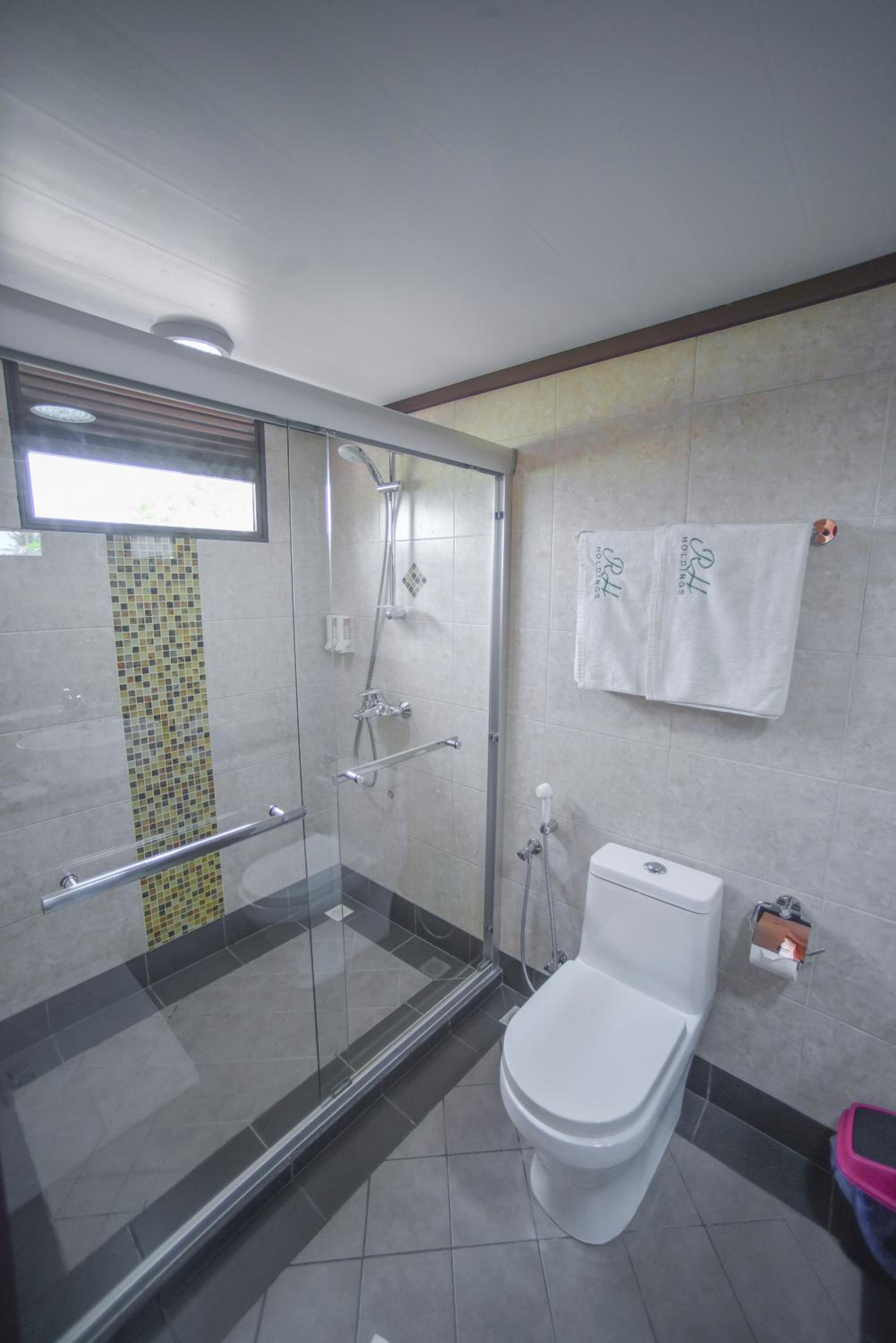 Deluxe Twin Room with Balcony photo 2