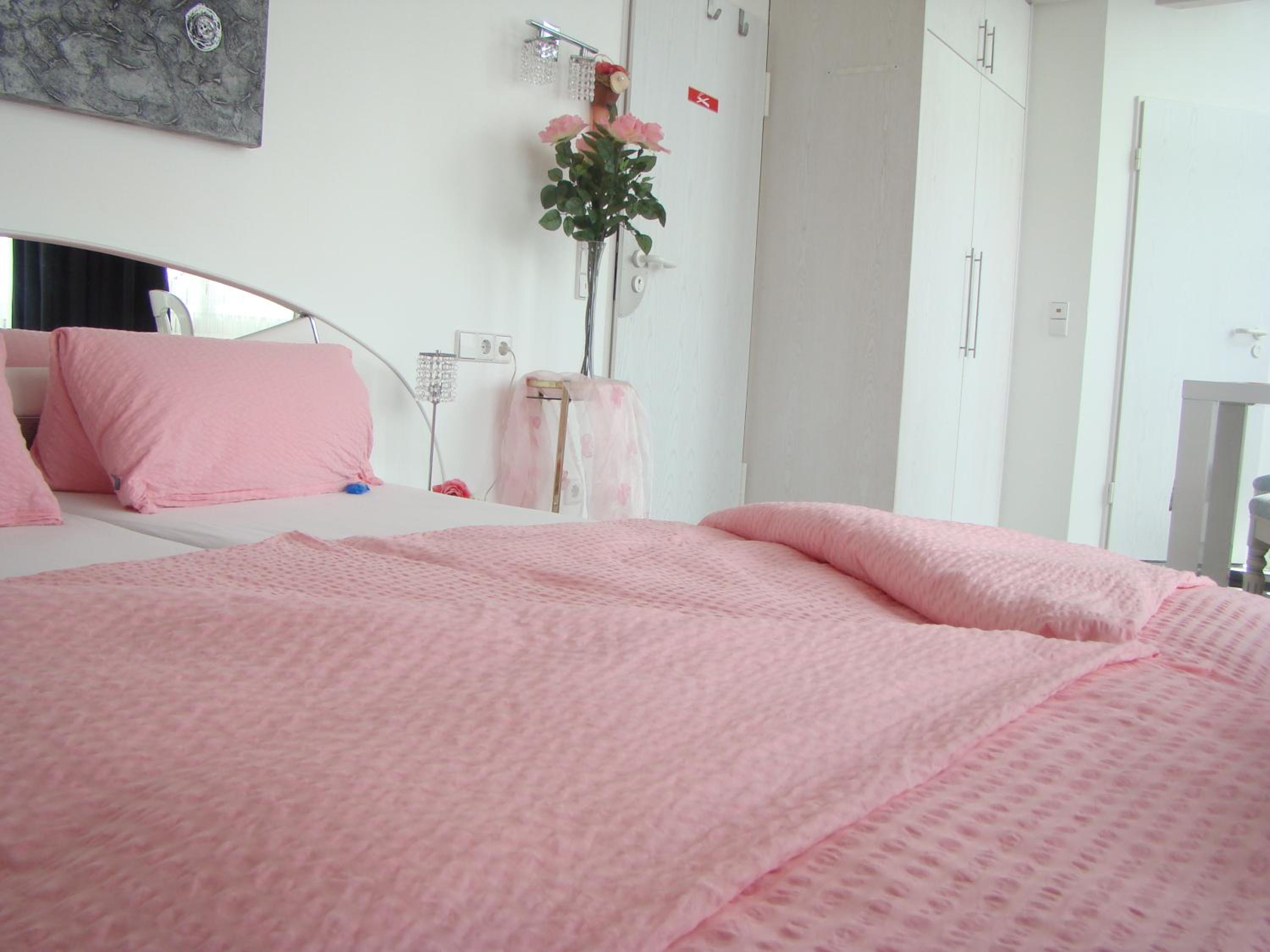 Apartment 5 photo 1