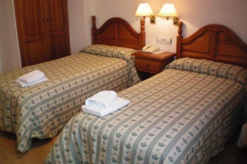 Double or Twin Room - Photo 6