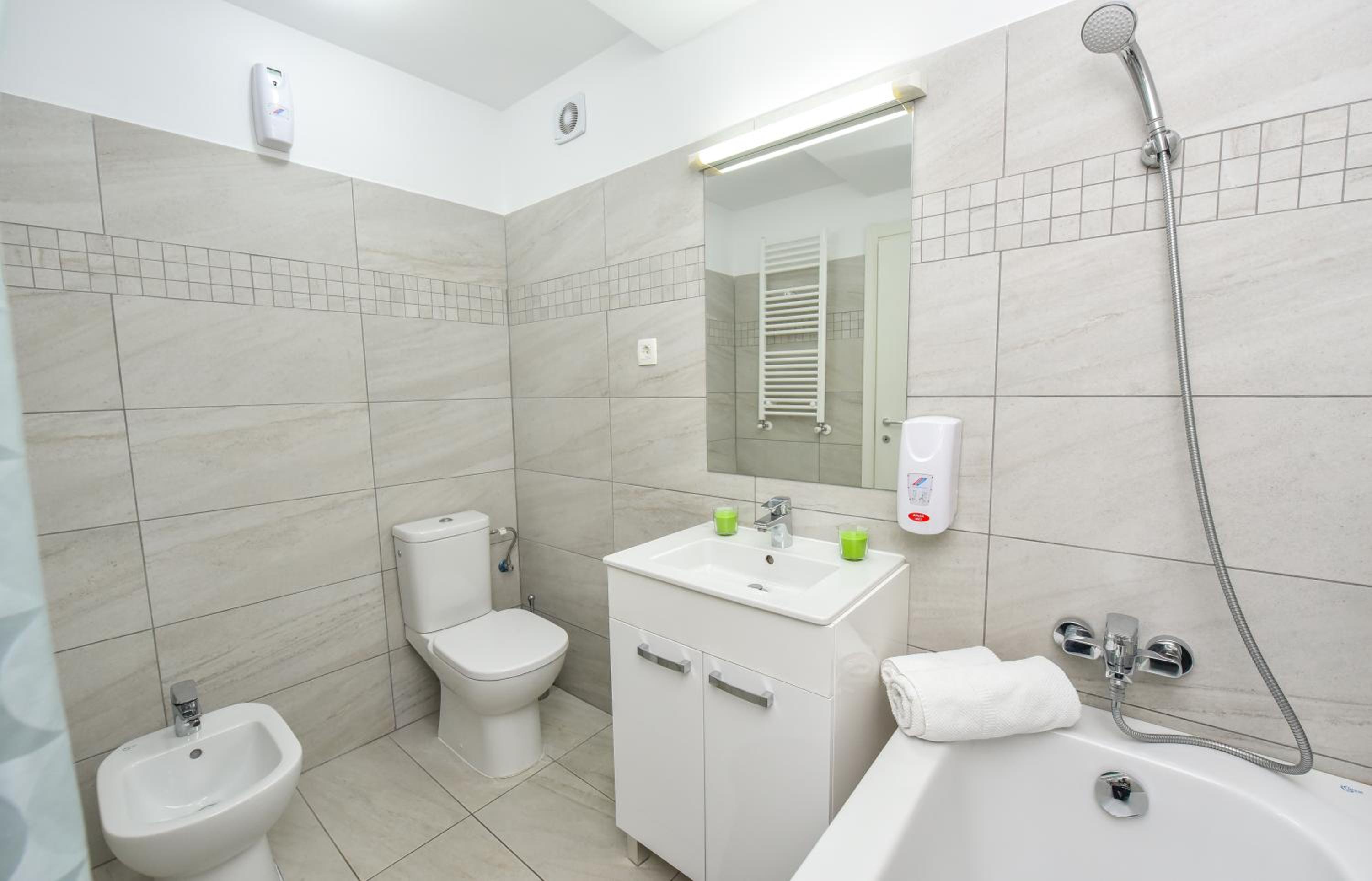 One-Bedroom Apartment with Balcony - Photo 4