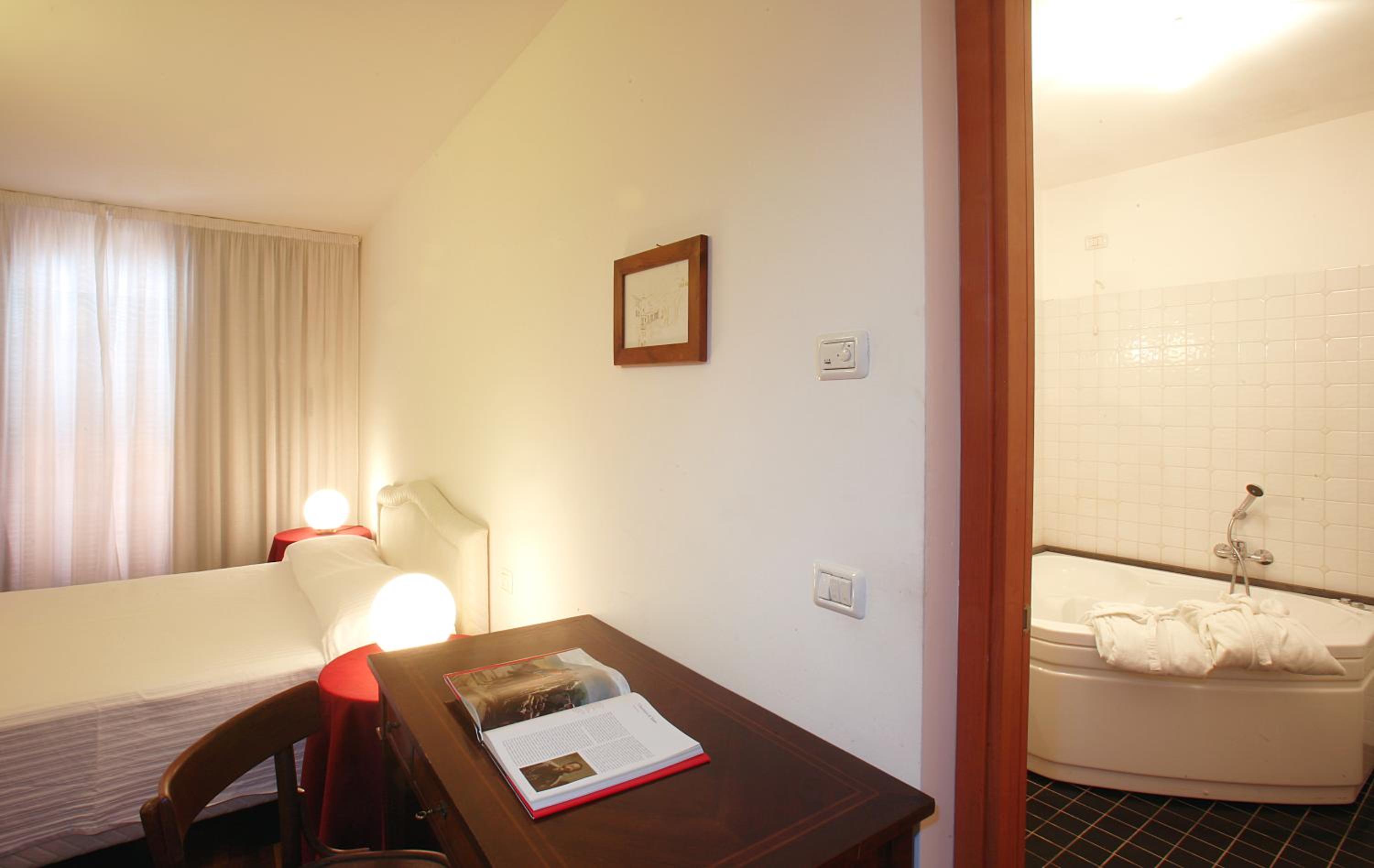 Junior Suite with Sea View - Photo 10