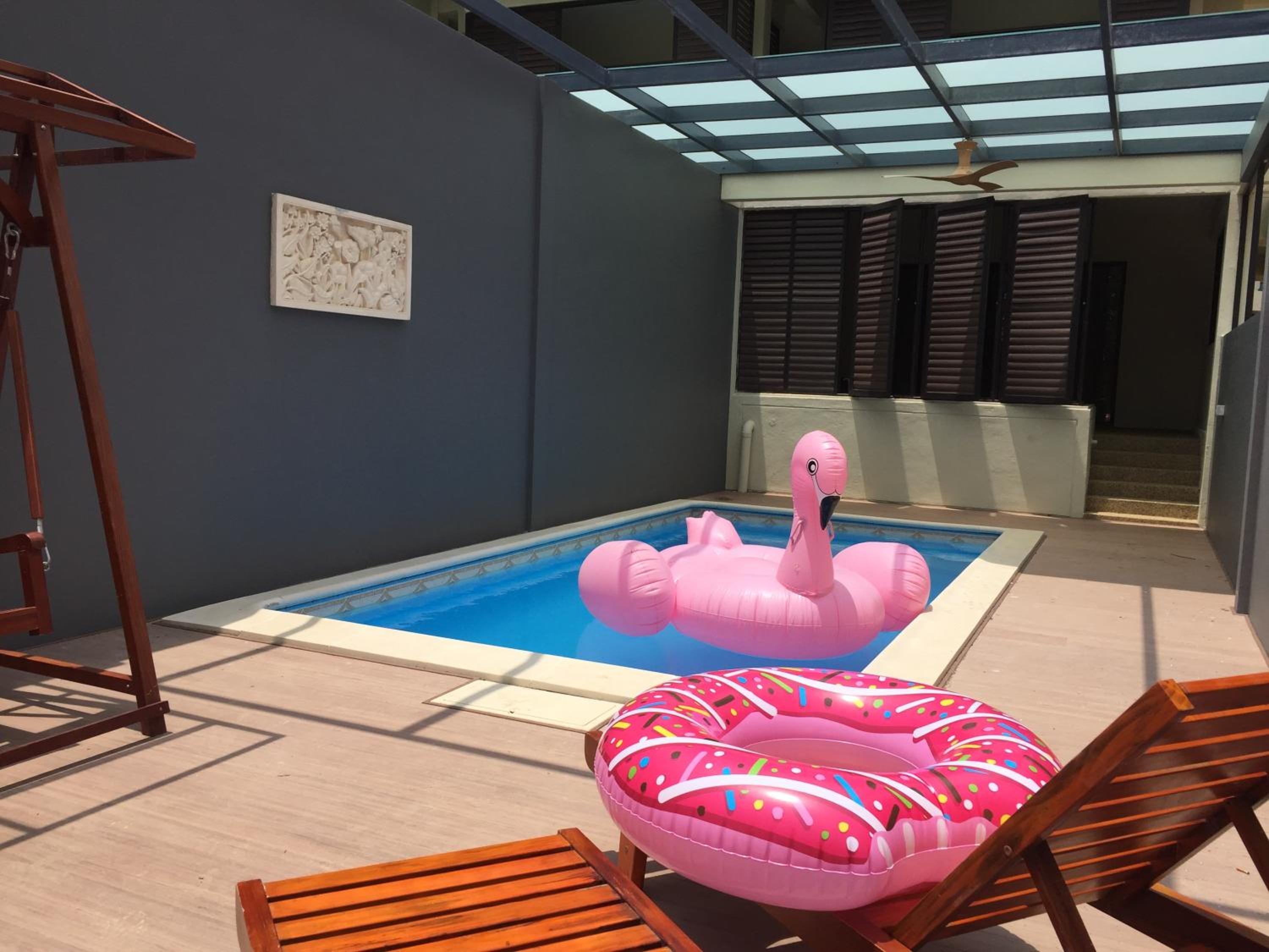 Romantic Deluxe with Private Pool - Photo 2
