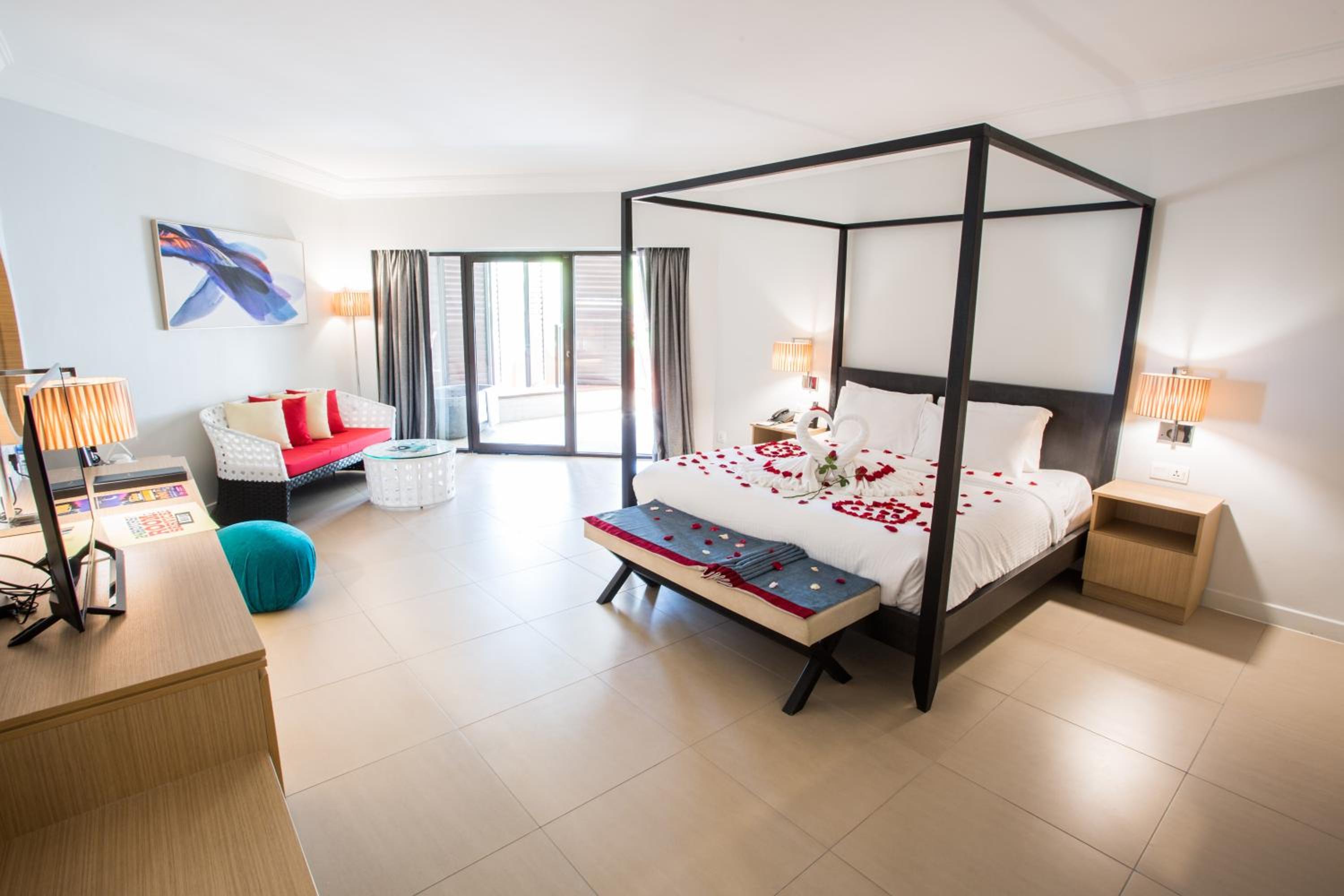Premium Deluxe with Private Garden - Photo 3