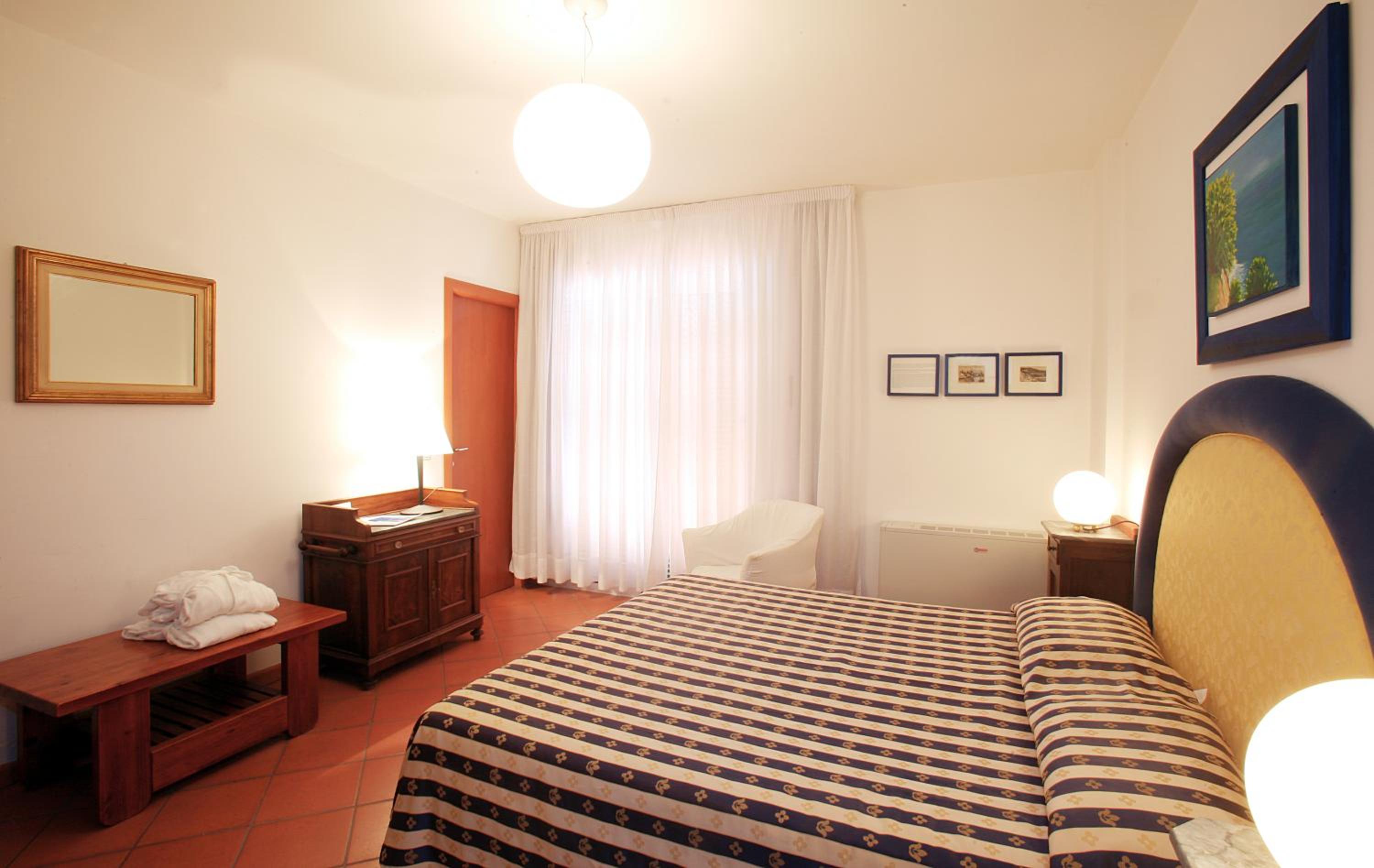 Deluxe Double Room with Sea View - Photo 1