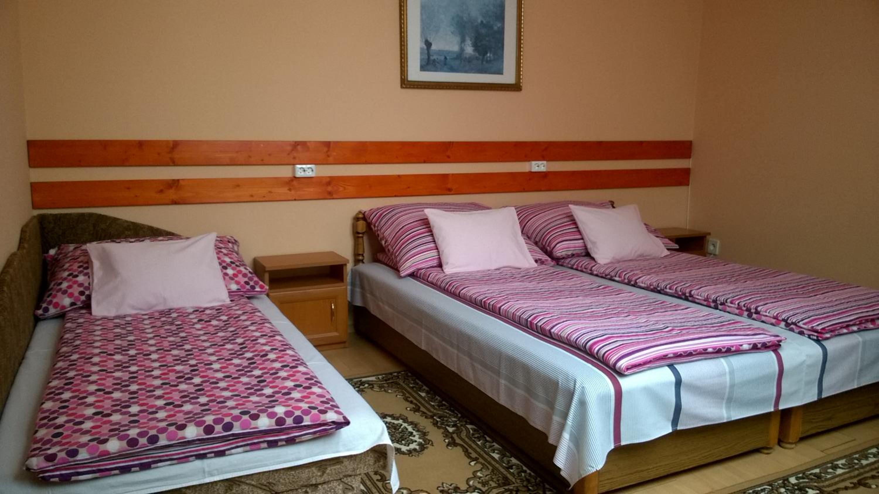 Quadruple Room with Private Bathroom photo 1