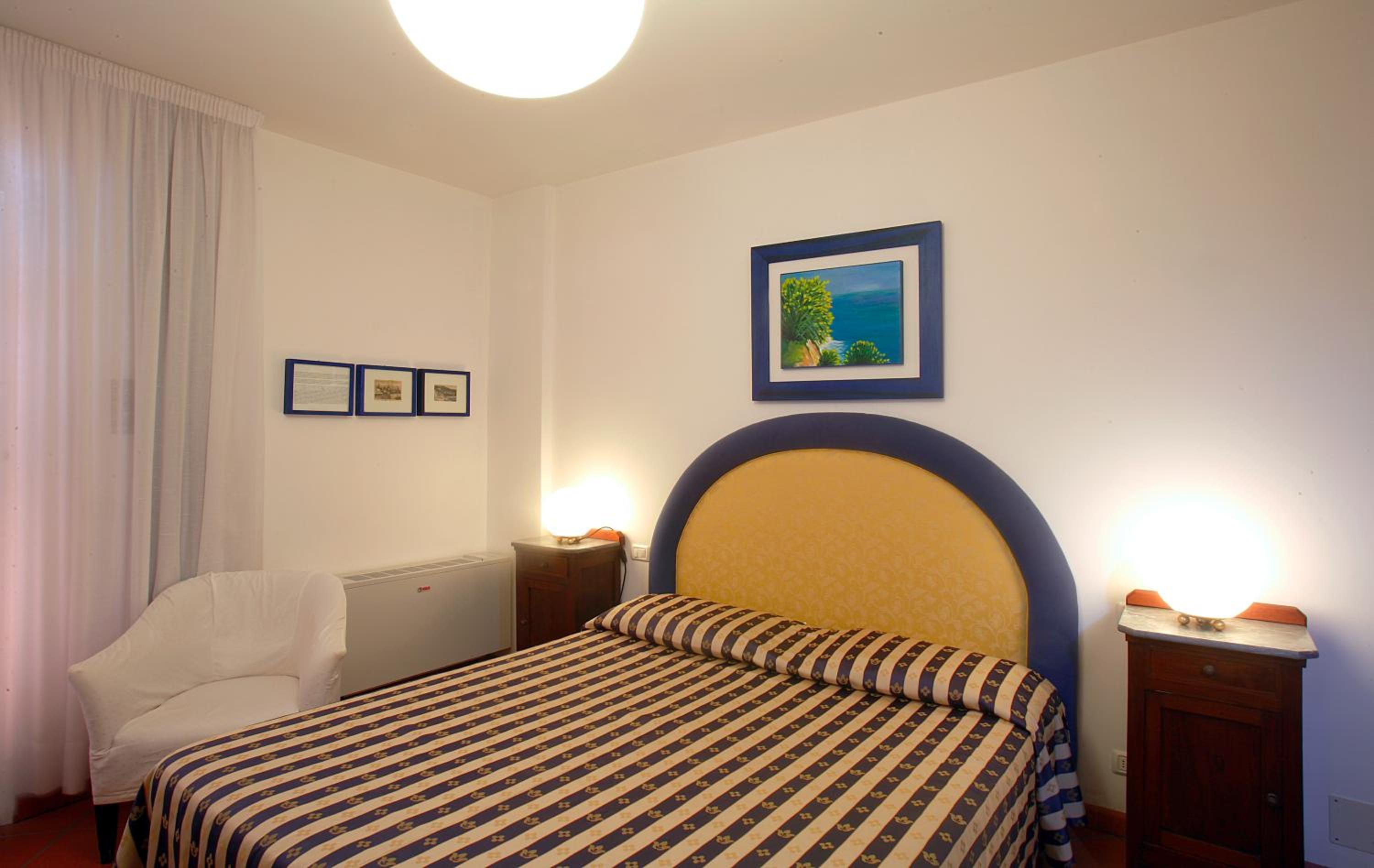 Deluxe Double Room with Sea View - Photo 6