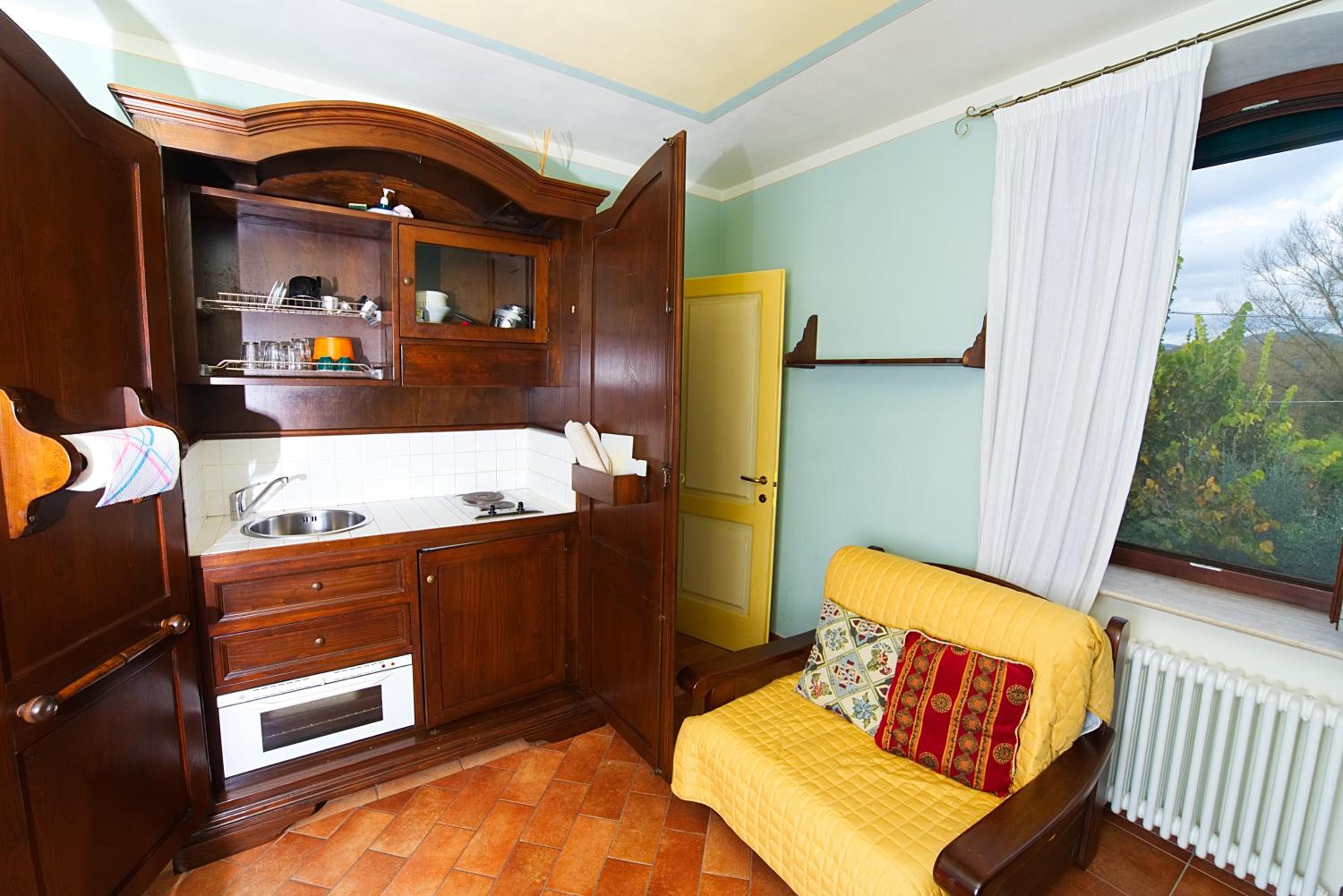 One-Bedroom Apartment photo 2