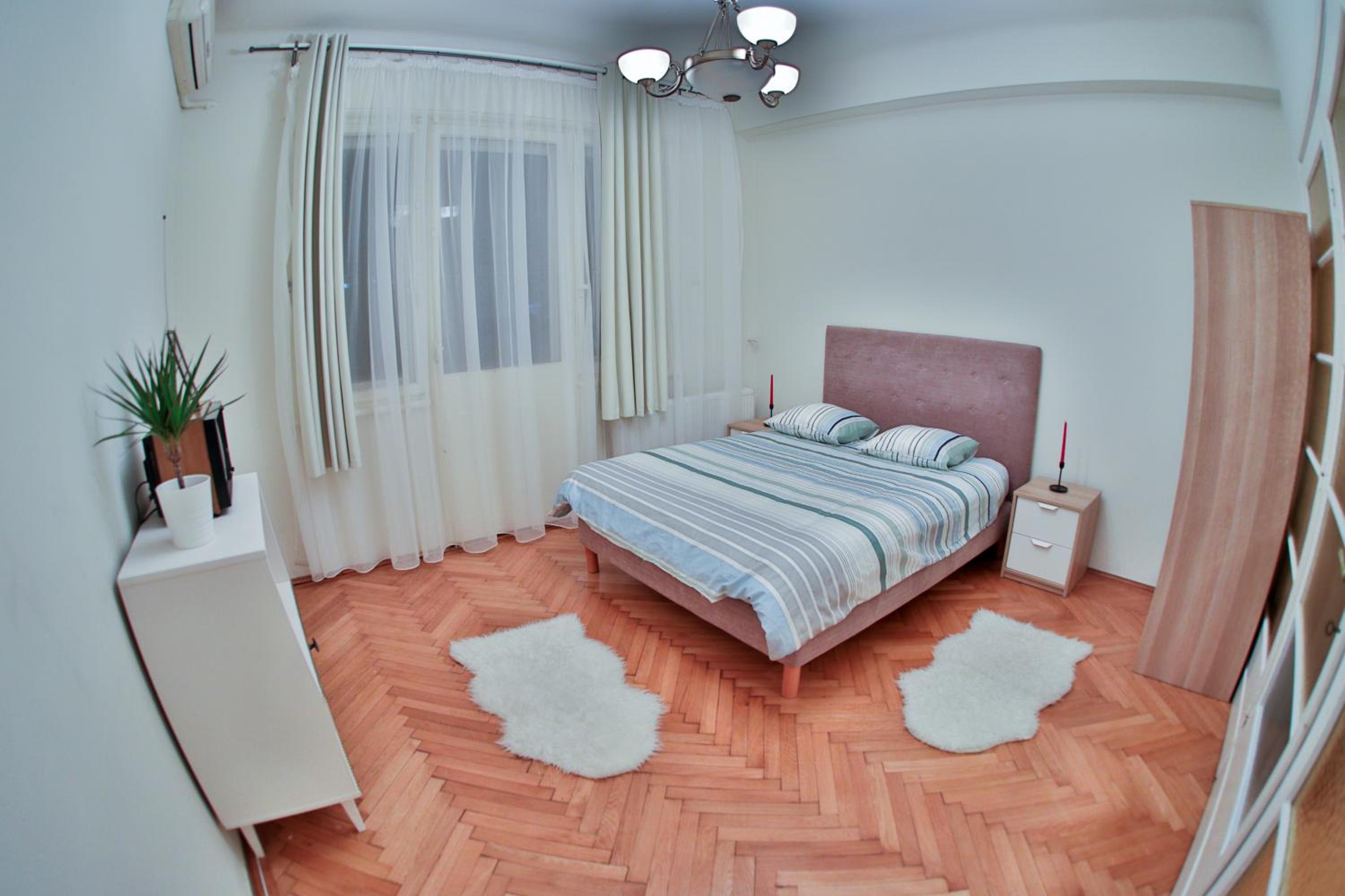 Apartment with Terrace - Photo 30