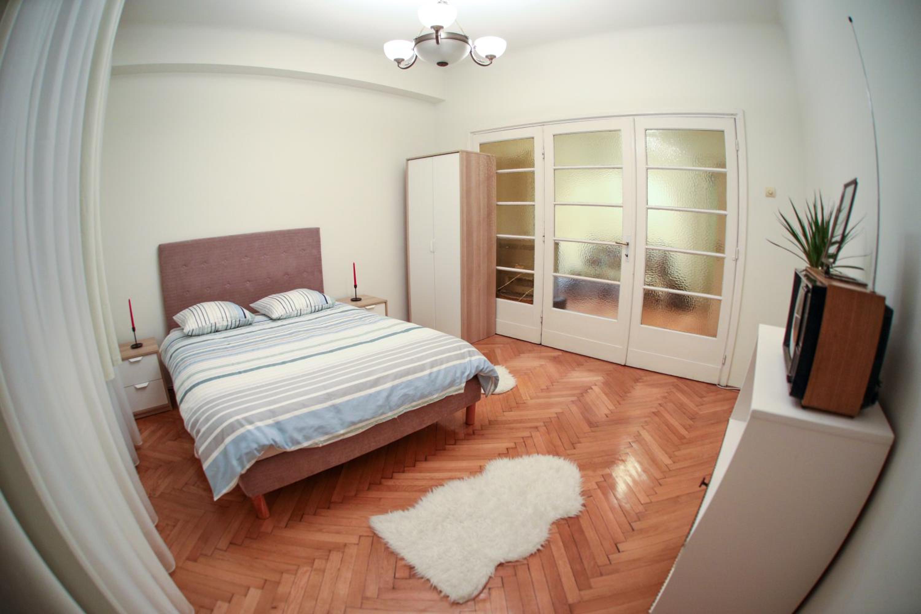 Apartment with Terrace - Photo 31
