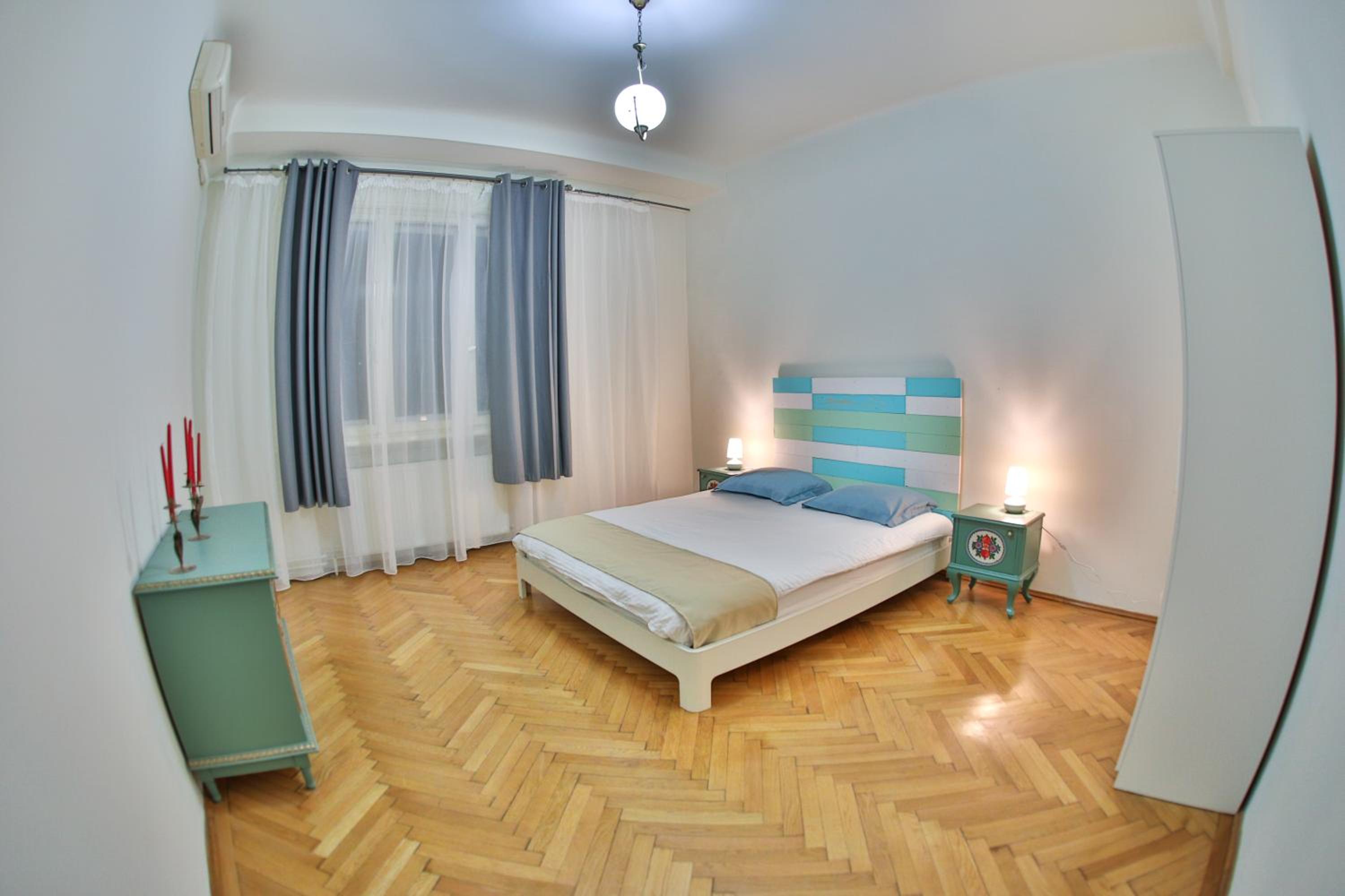 Apartment with Terrace - Photo 3