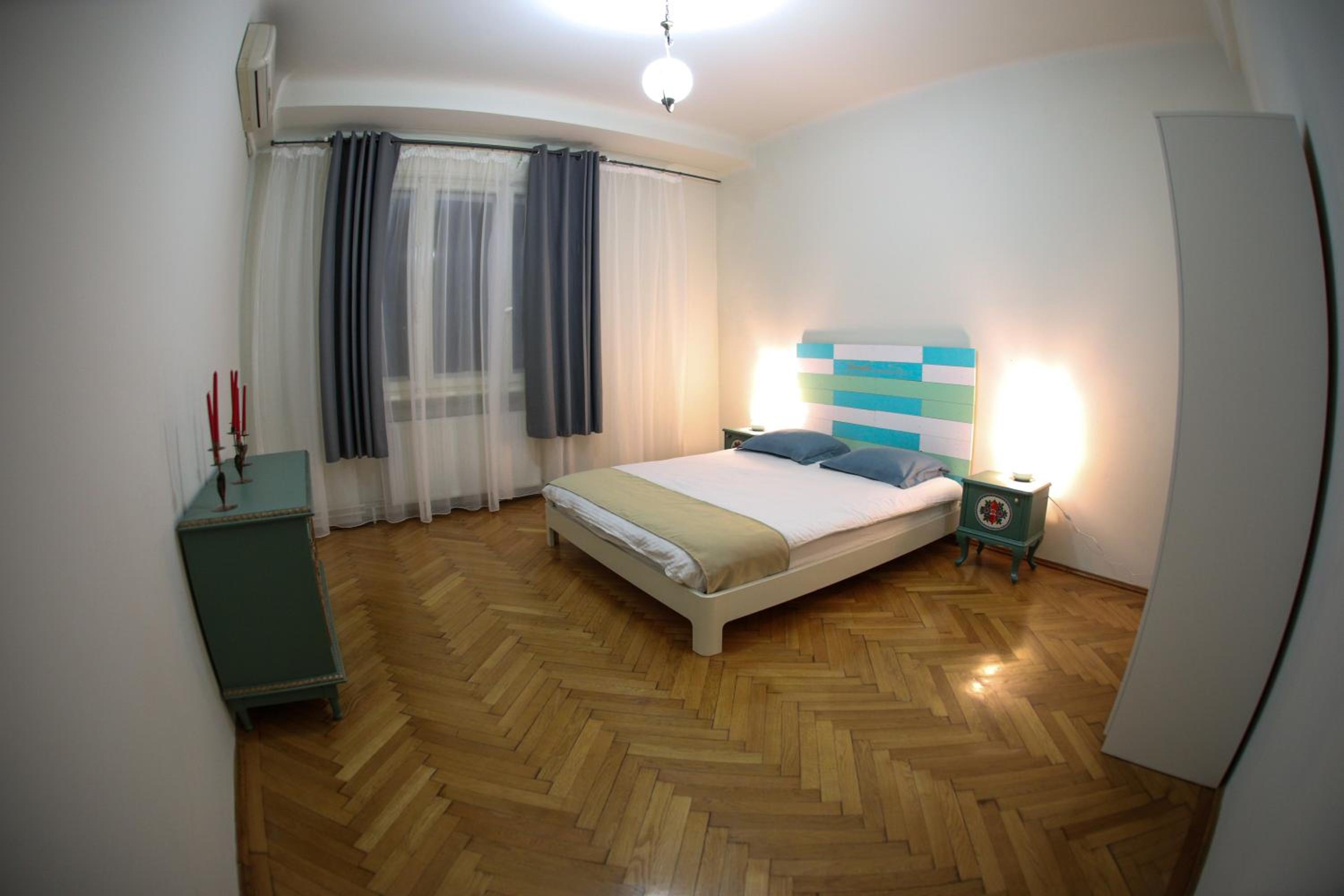 Apartment with Terrace - Photo 8