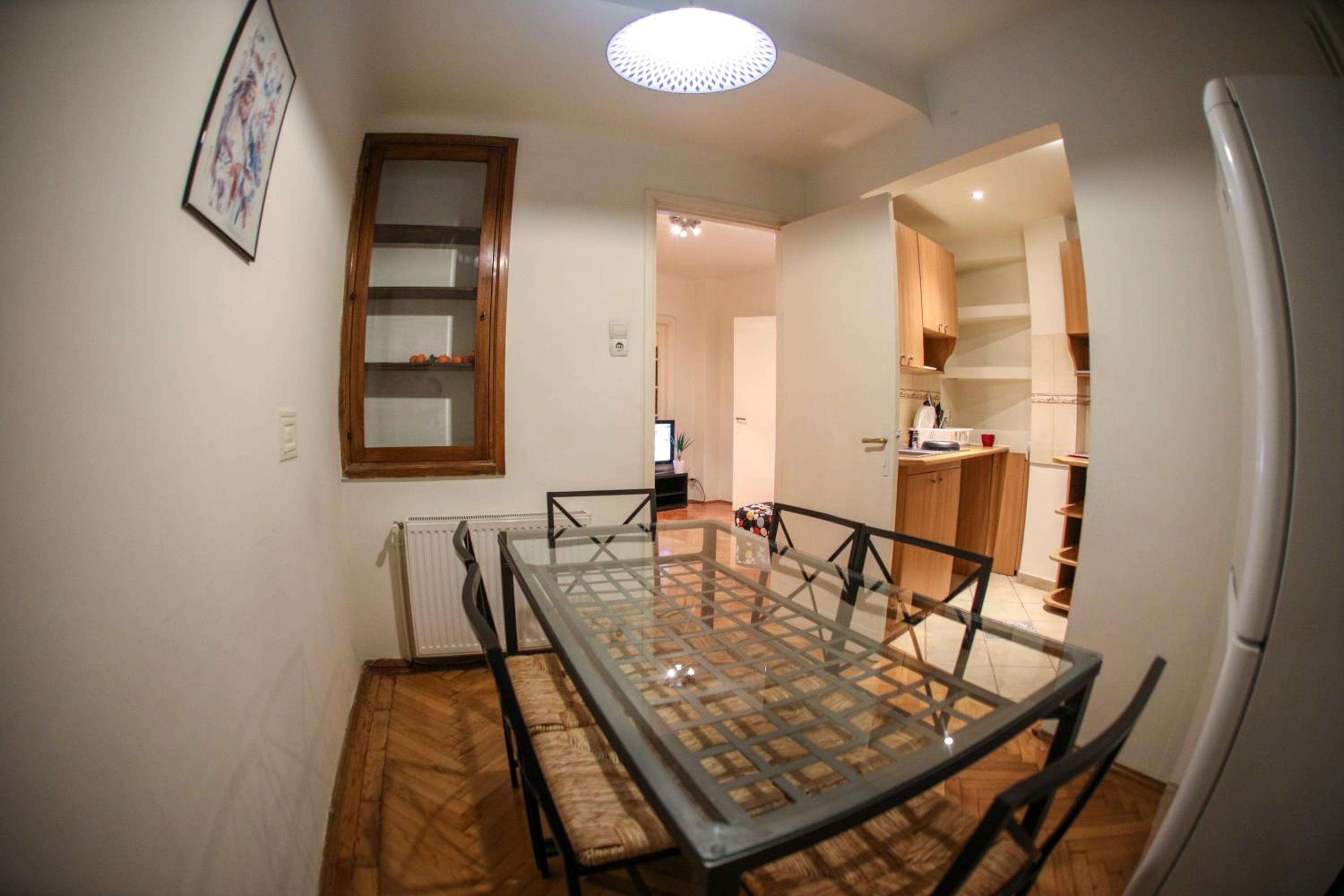 Apartment with Terrace - Photo 14