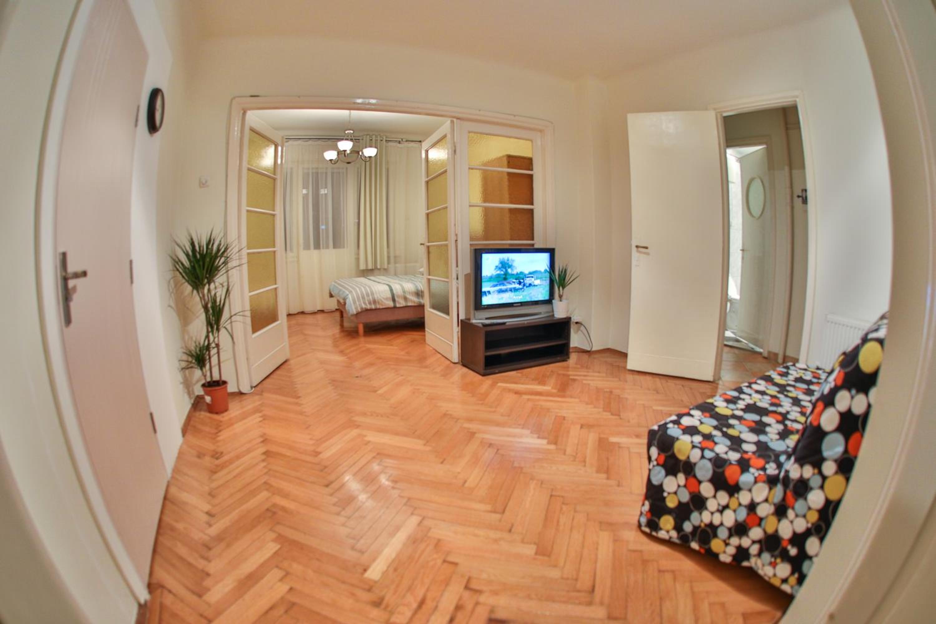Apartment with Terrace - Photo 16