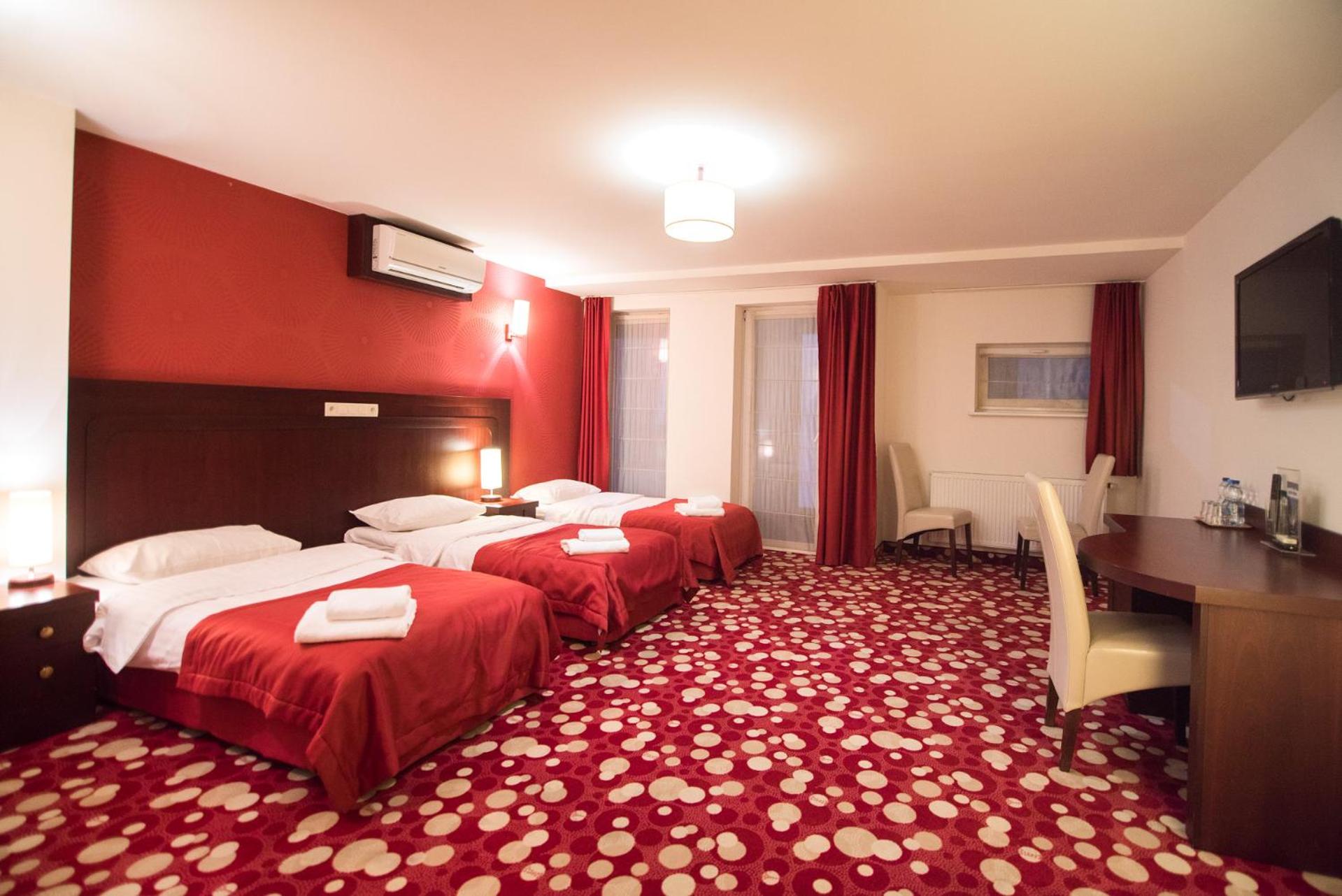 Comfort Triple Room with Shower - Photo 1