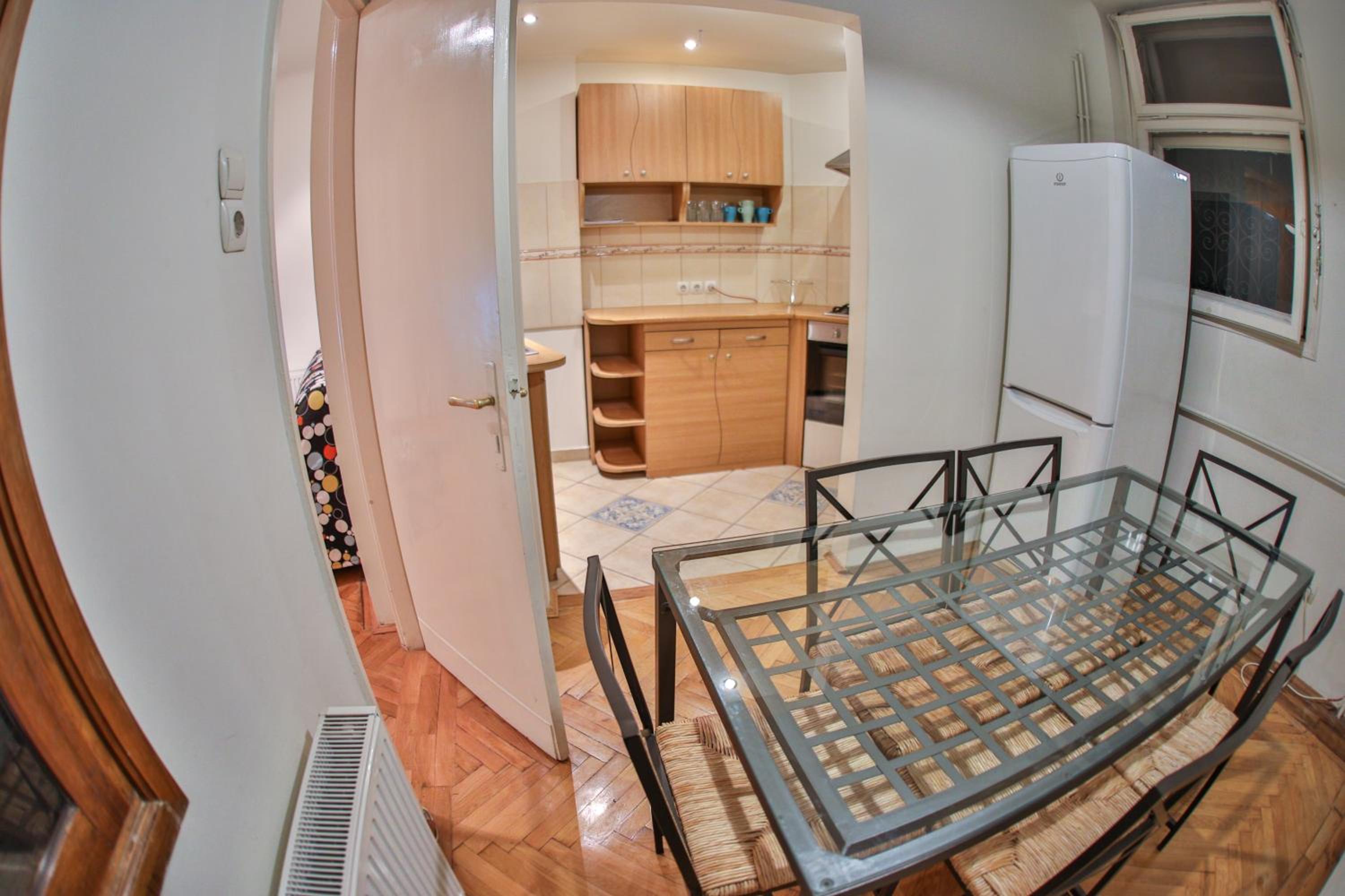 Apartment with Terrace - Photo 20