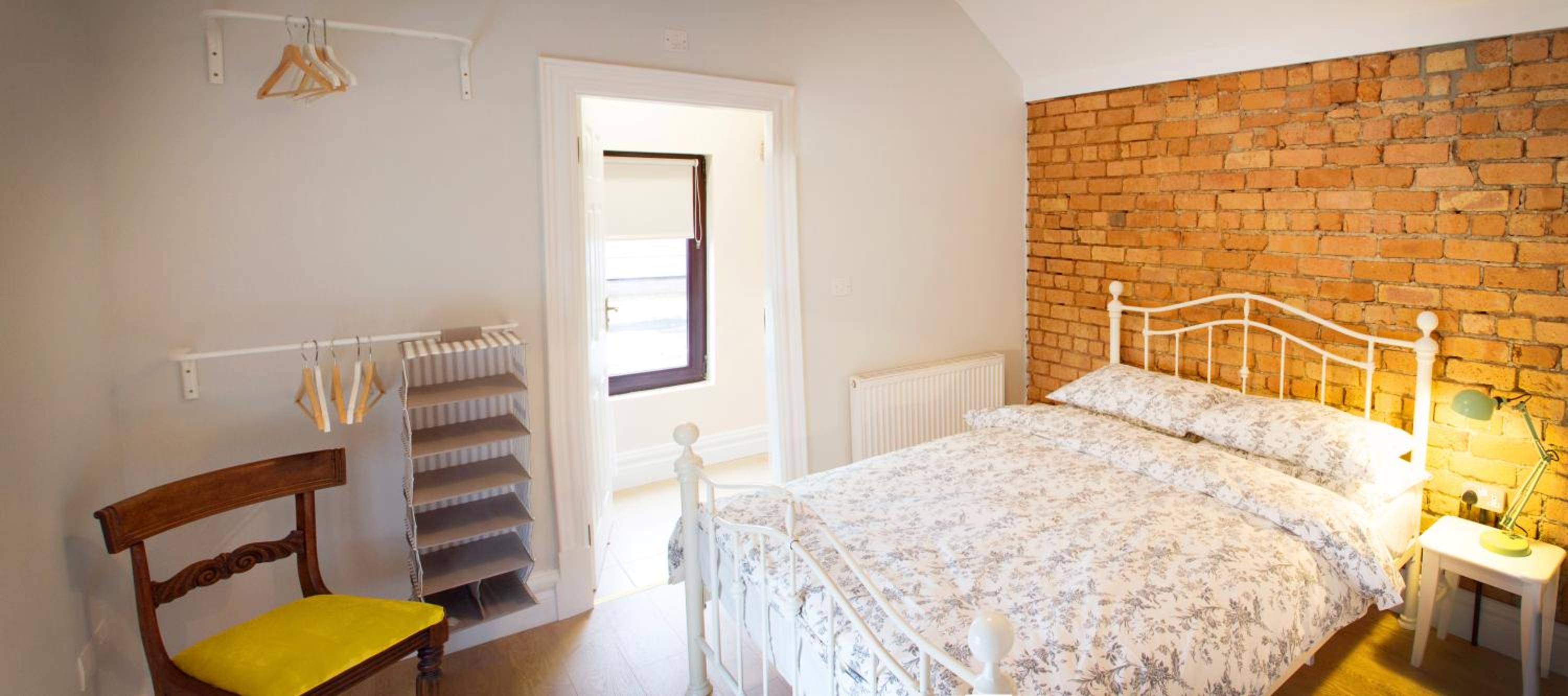 One-Bedroom Apartment - Photo 4