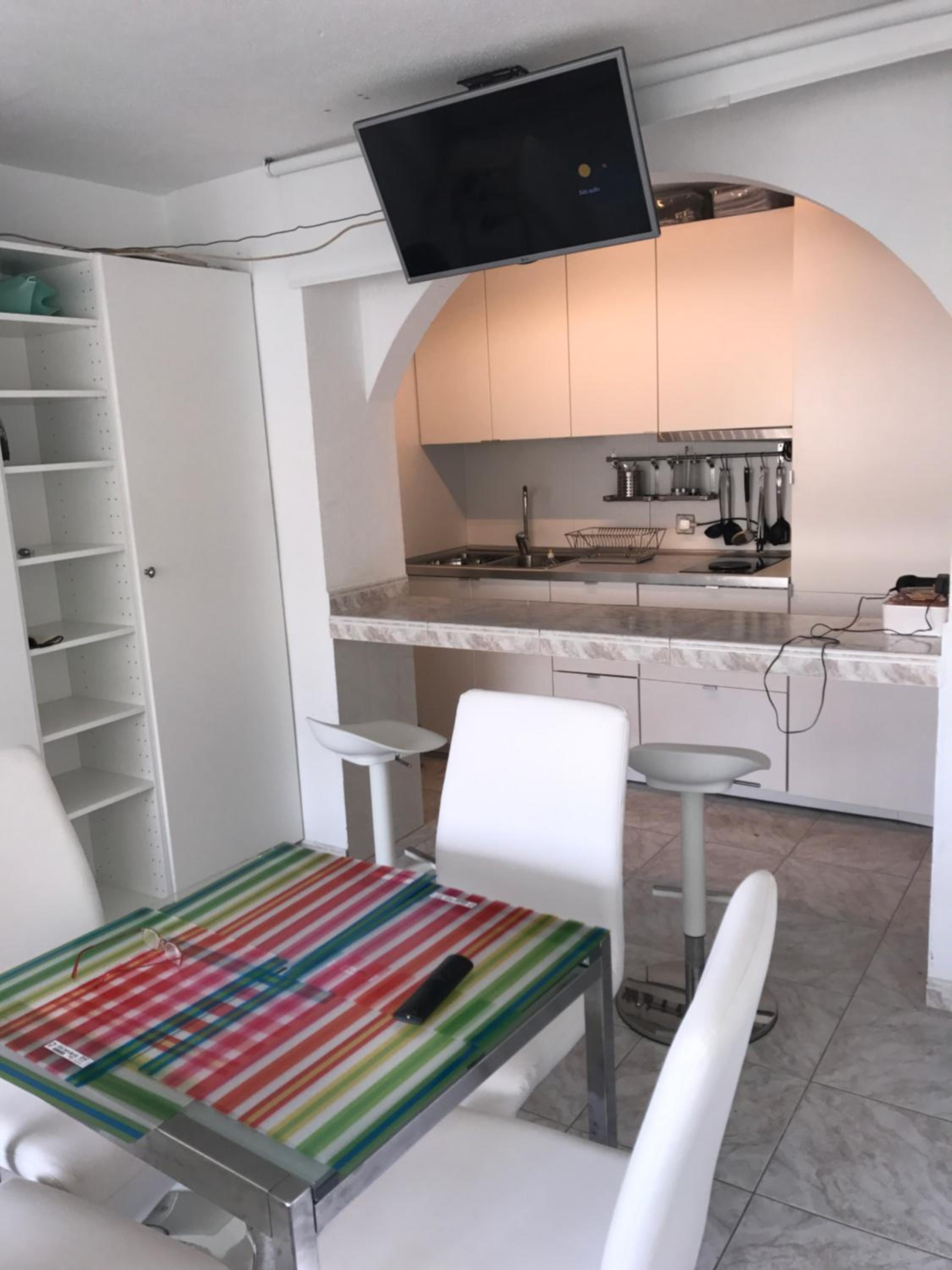 One-Bedroom Apartment - Photo 4