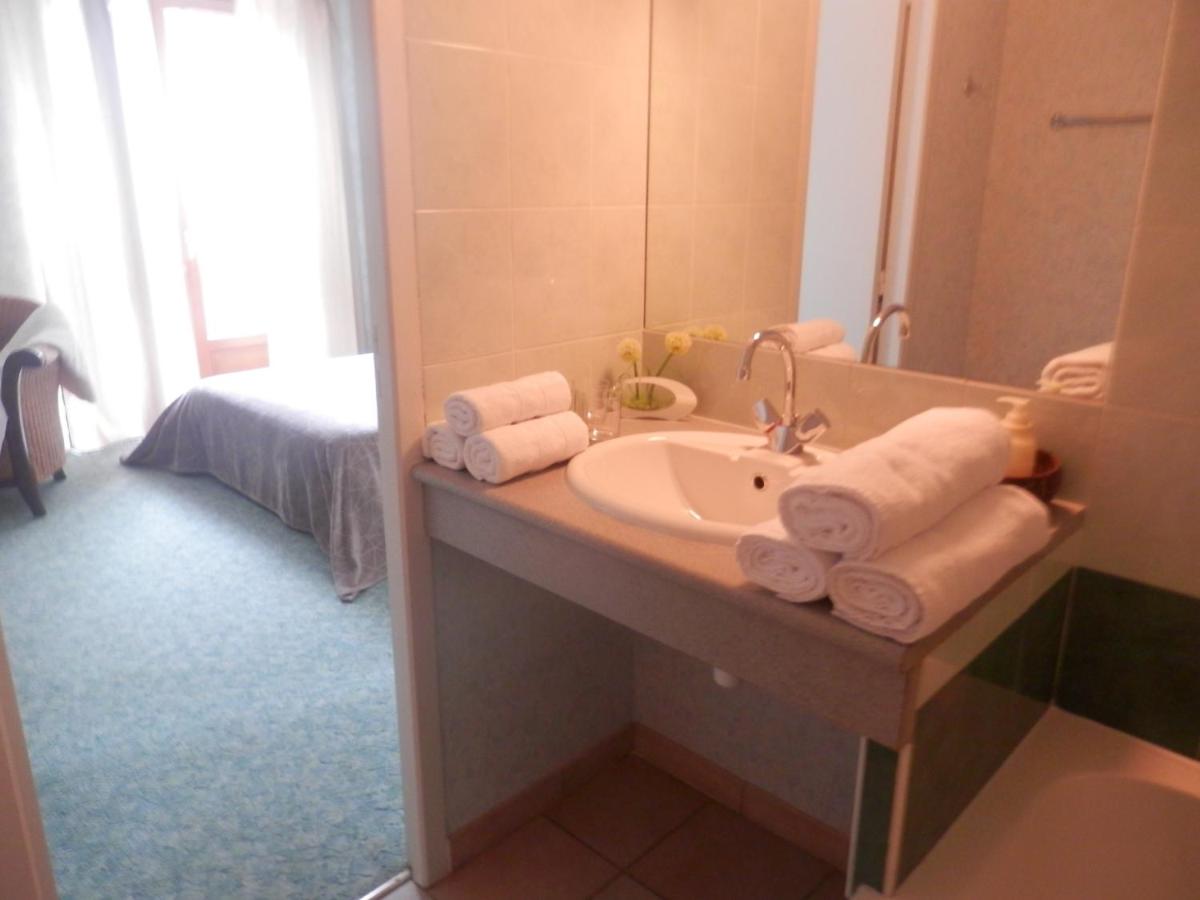 Twin Room with Private Entrance