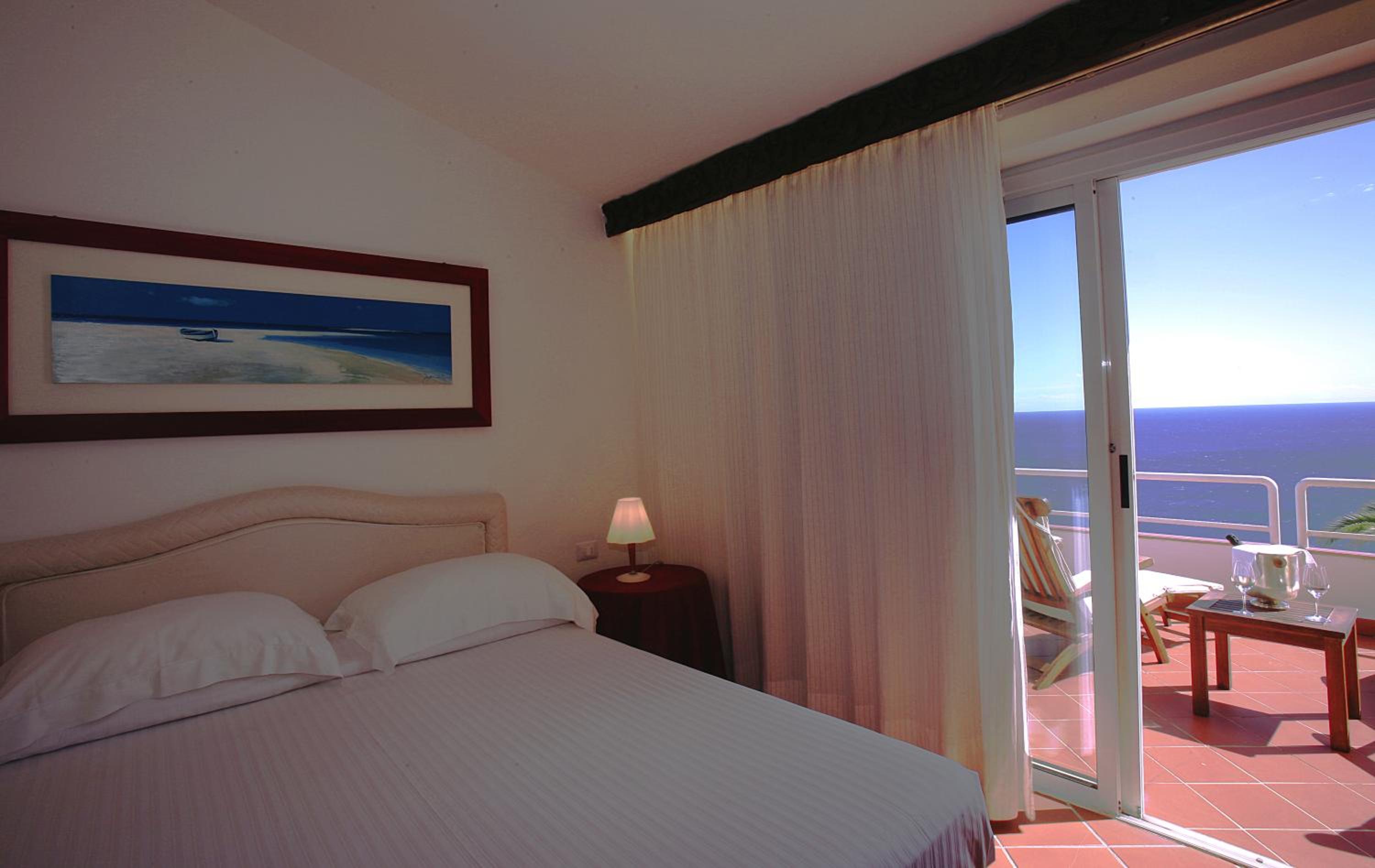 Junior Suite with Sea View - Photo 7
