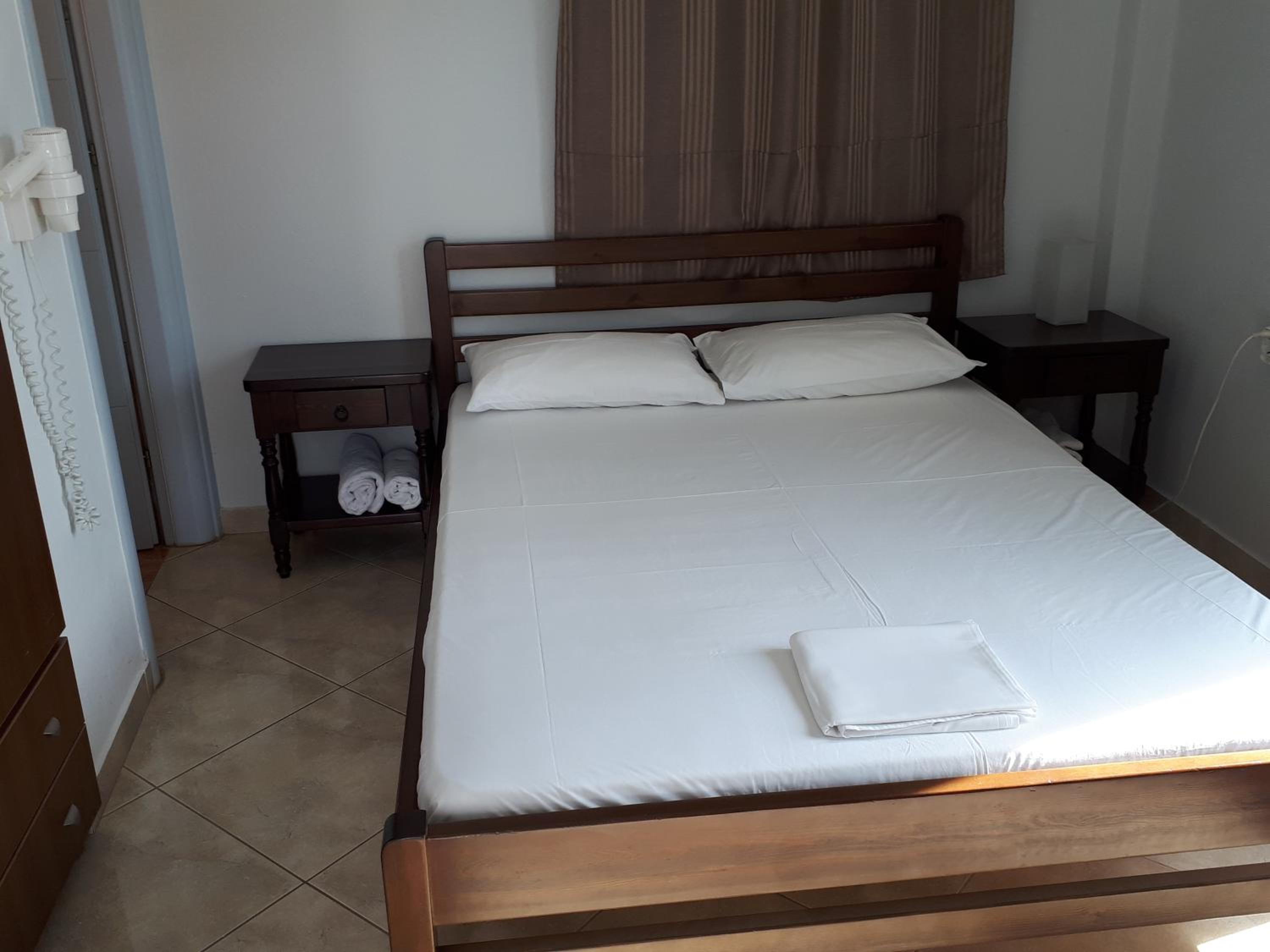 Double or Twin Room - Photo 2