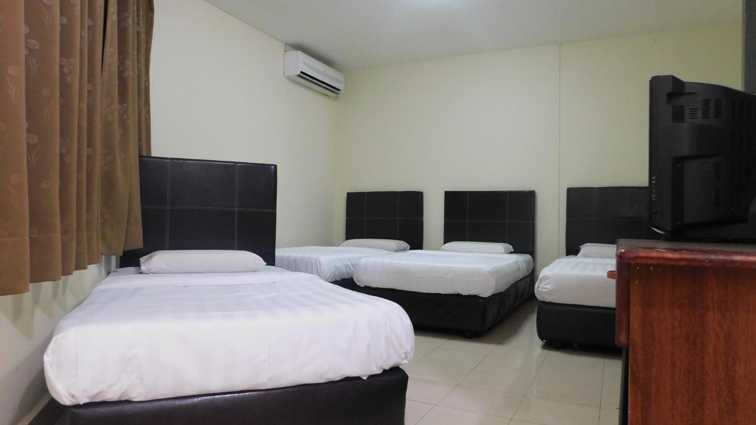 Quadruple Room with Bathroom