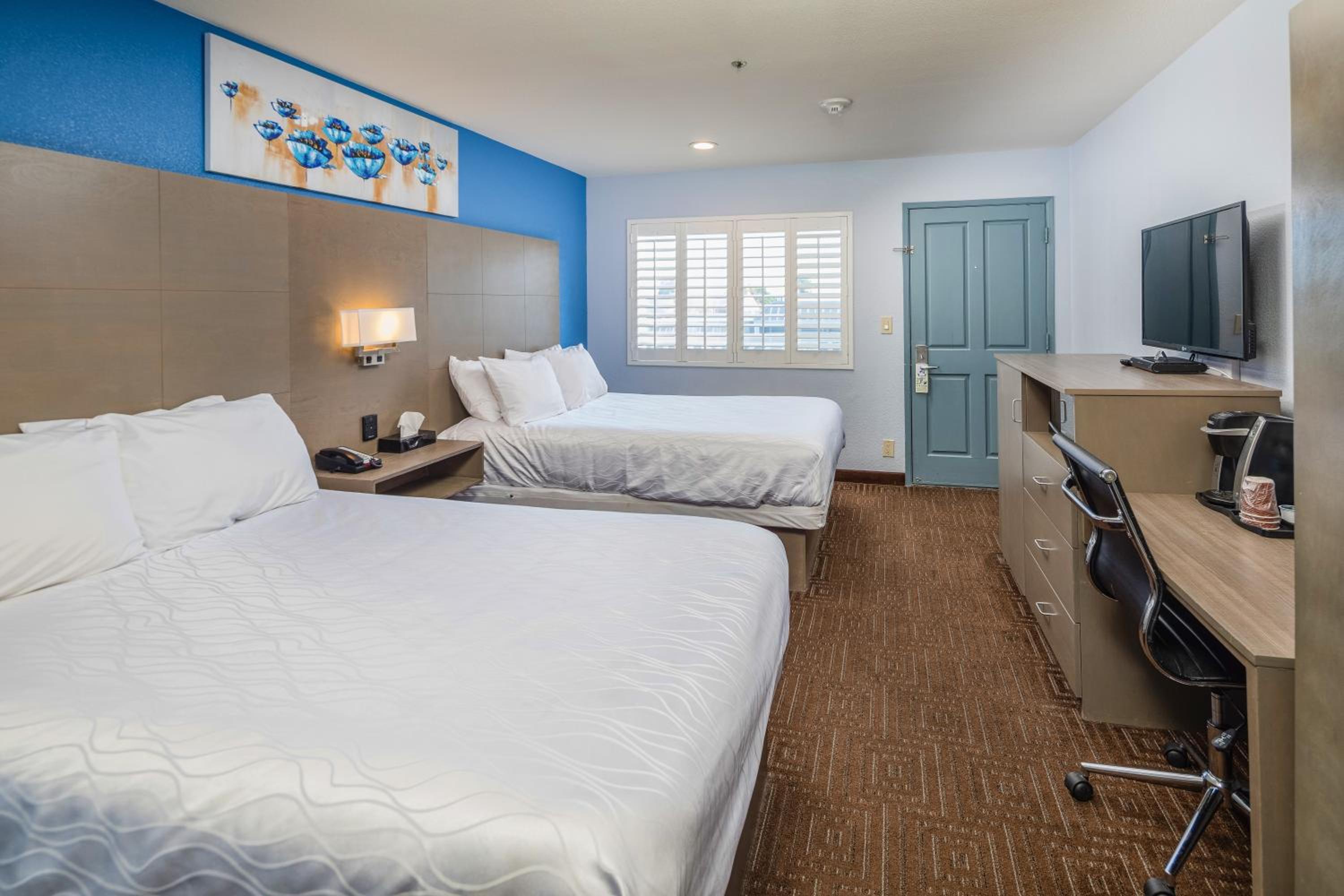 Double Room with Two Double Beds - Non-Smoking photo 1