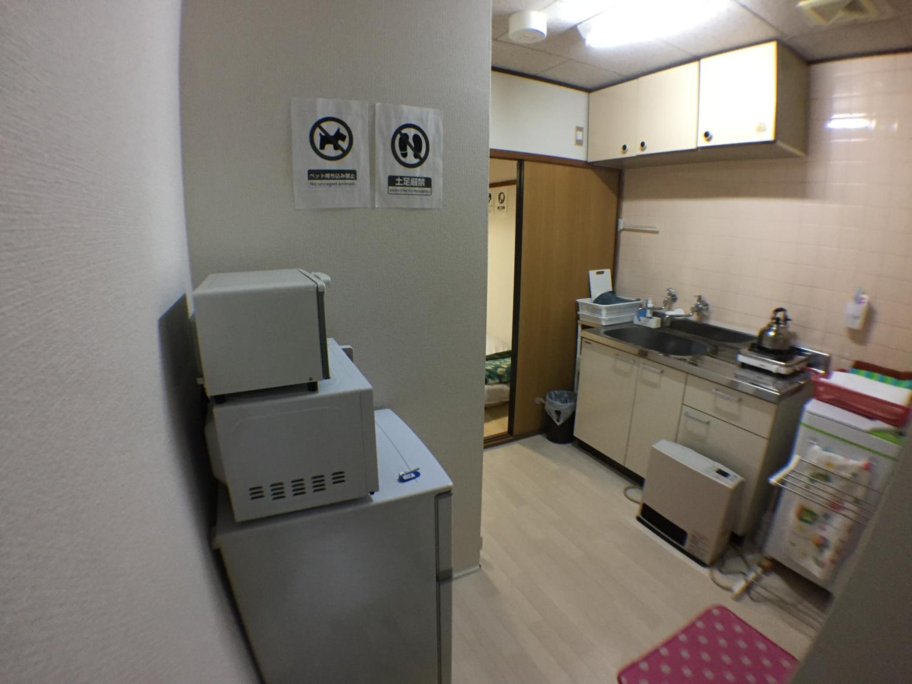 One-Bedroom Apartment - Photo 11