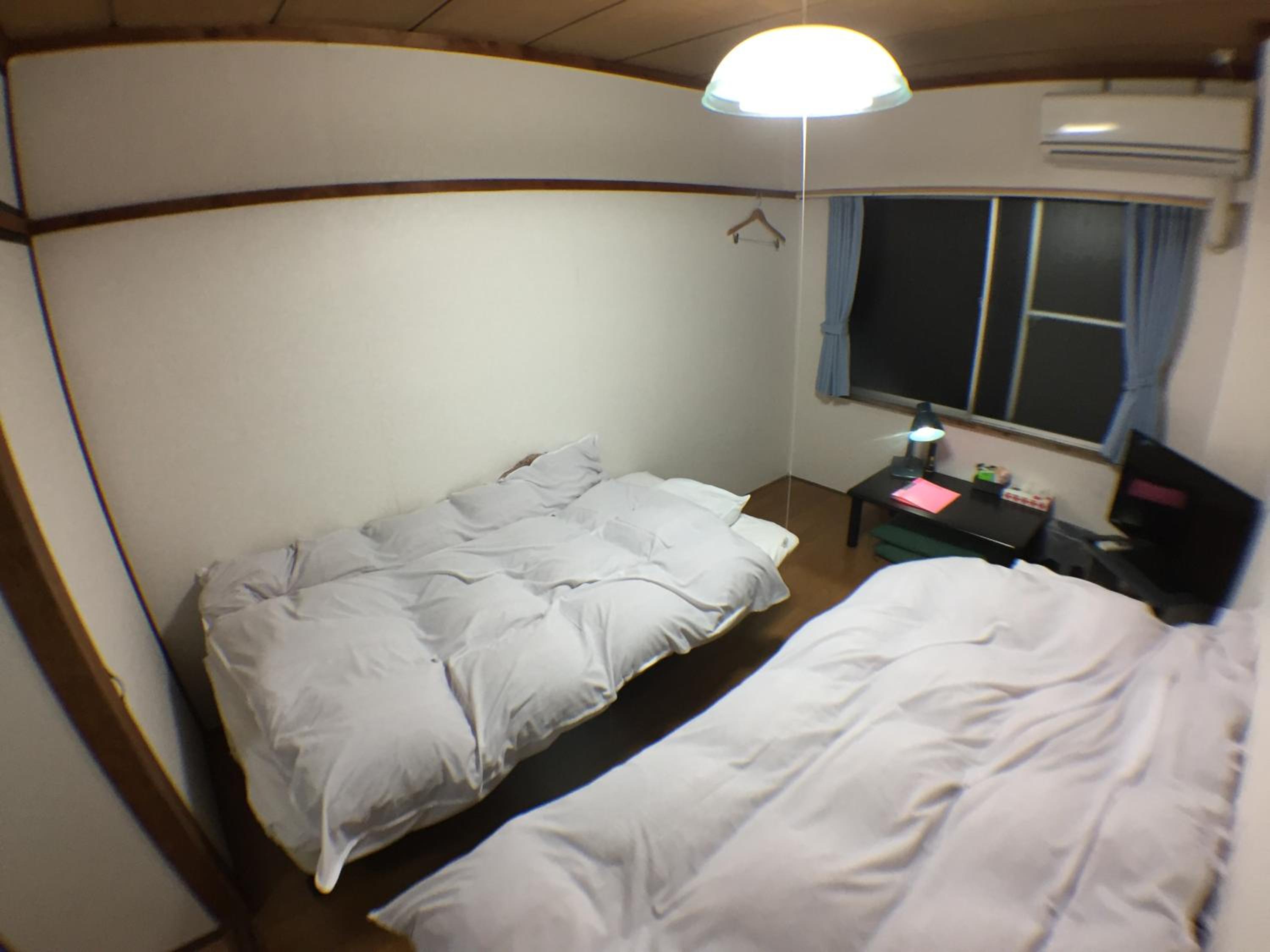 One-Bedroom Apartment - Photo 2