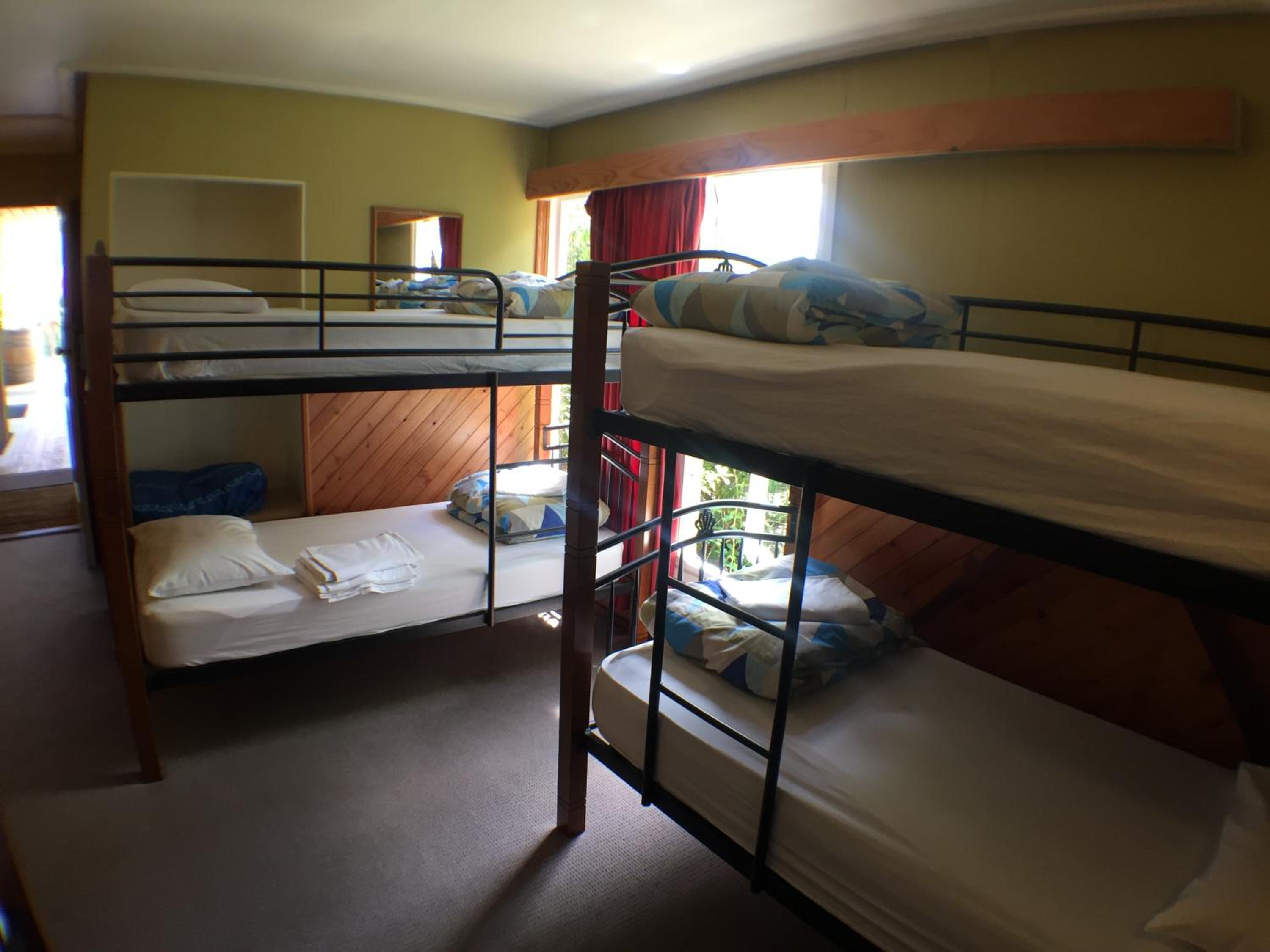 Single Bed in 6 Bed Dormitory Room photo 1