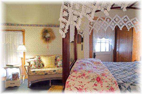 Queen Room photo 2