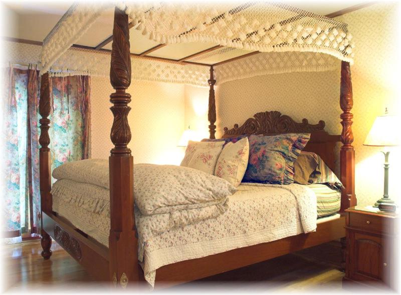 Deluxe King Suite photo 1